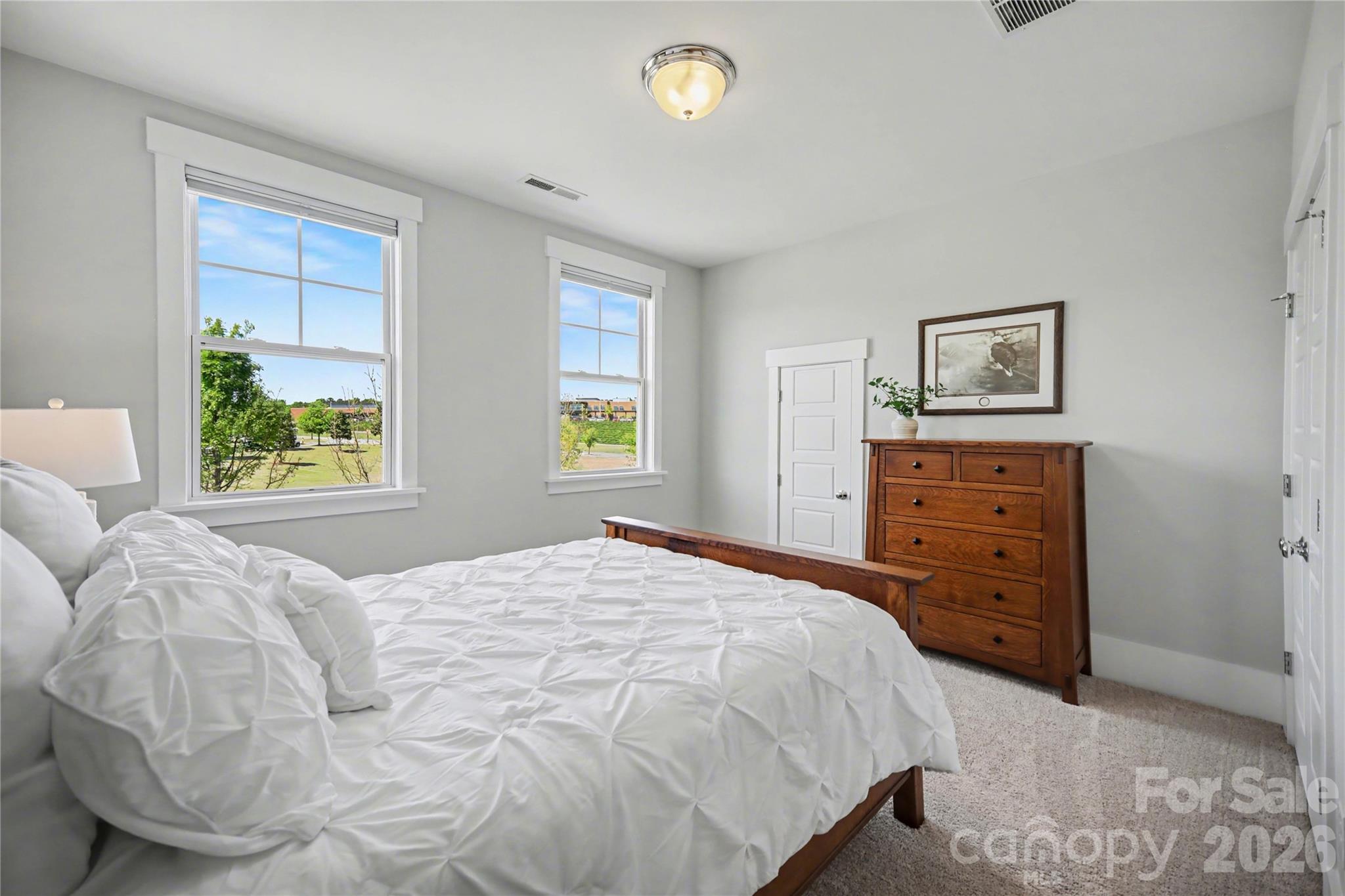 127 Inspired Way Property Photo 32