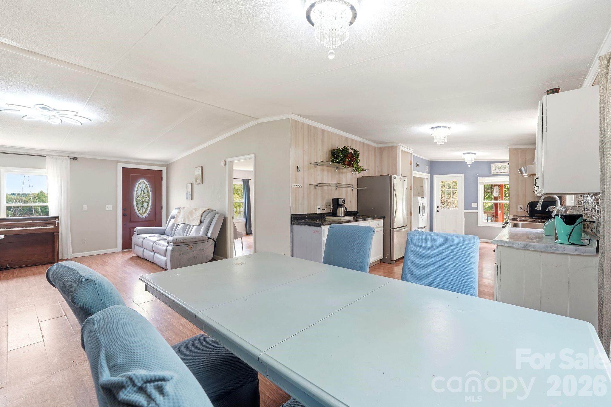 232 Summertree Drive Property Photo 14