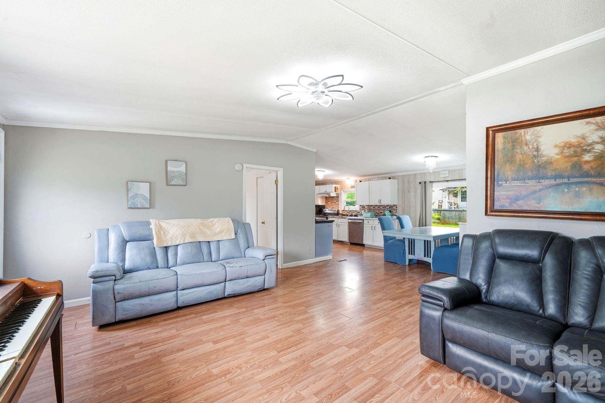 232 Summertree Drive Property Photo 16