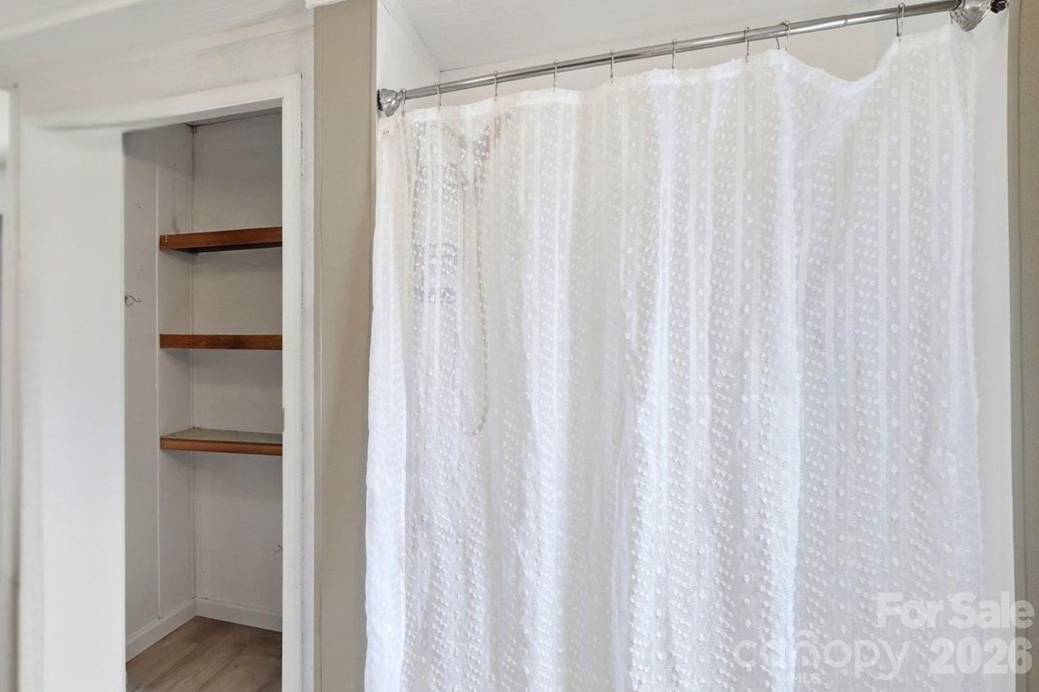 232 Summertree Drive Property Photo 24