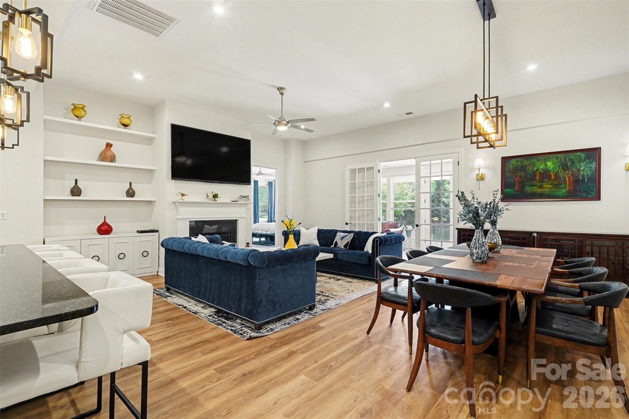 10420 Superb Lane Property Photo 7