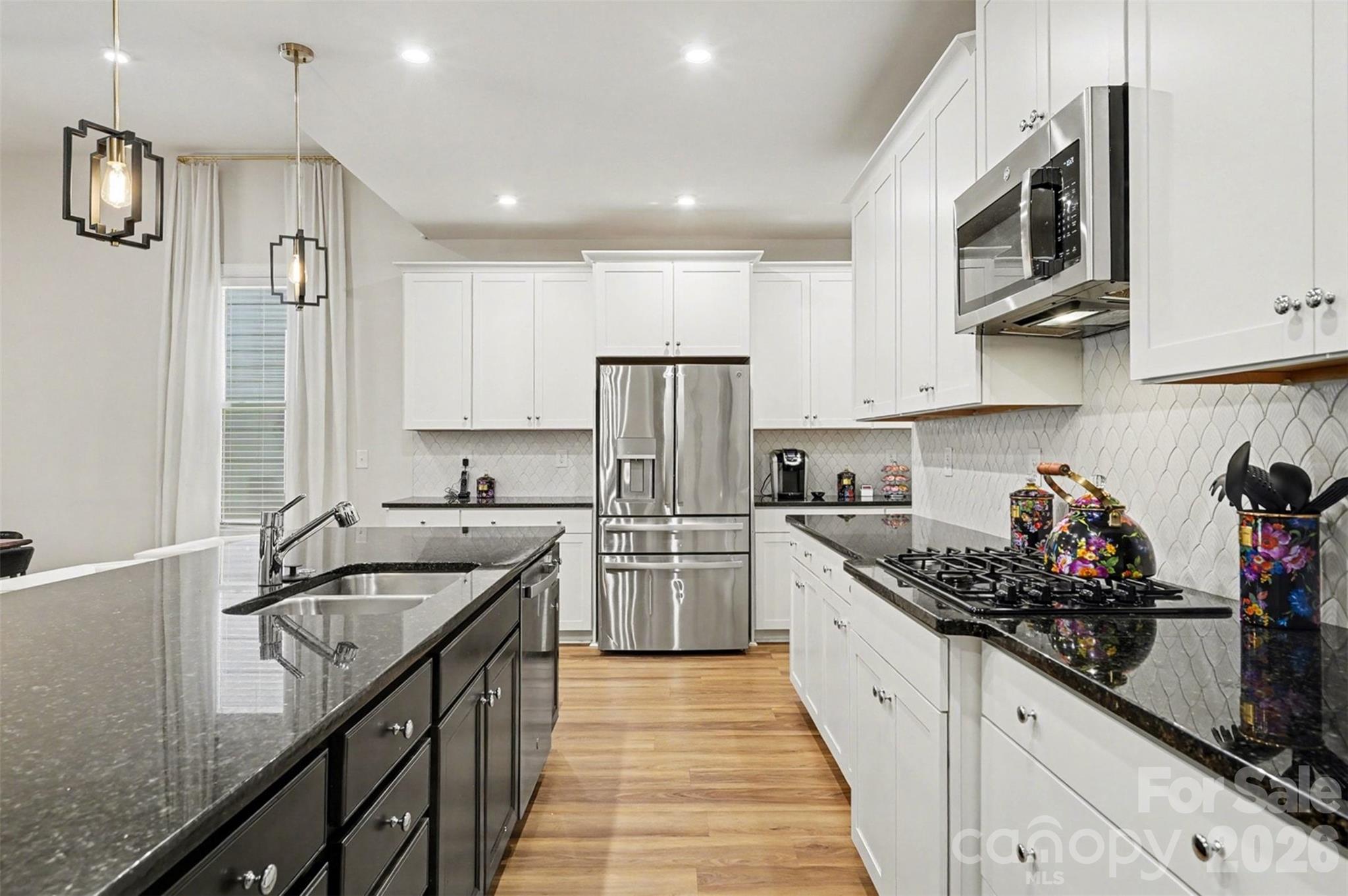 10420 Superb Lane Property Photo 9