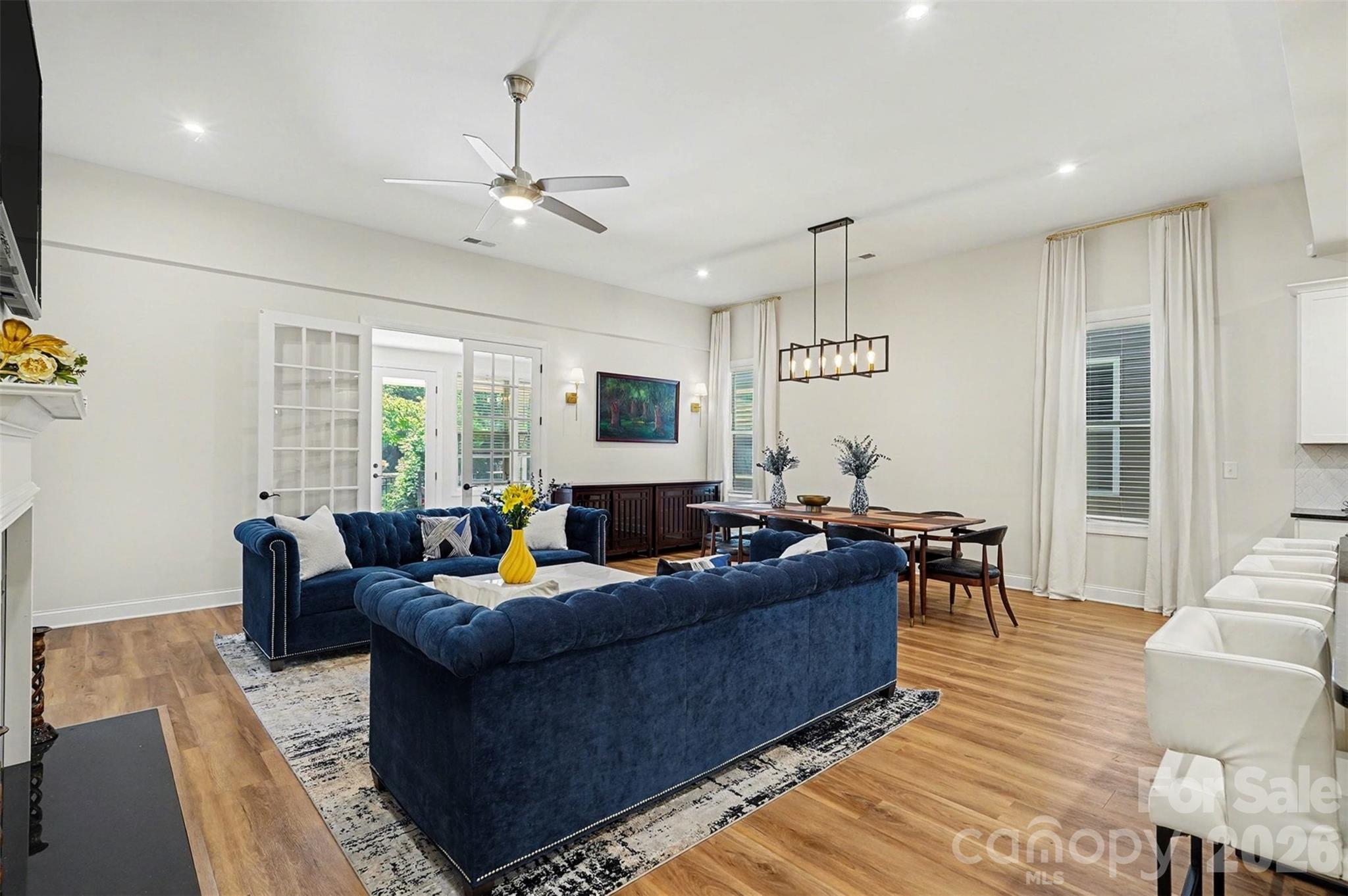 10420 Superb Lane Property Photo 11