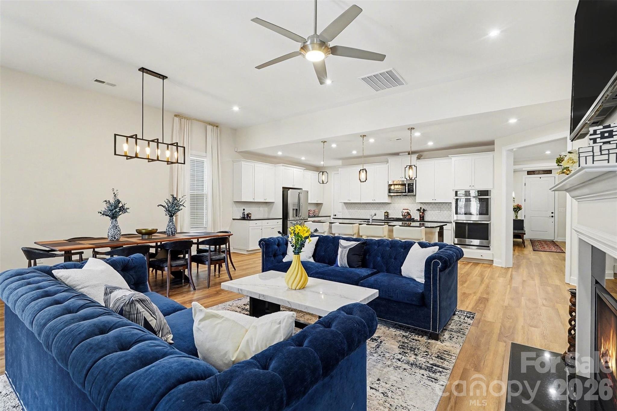 10420 Superb Lane Property Photo 12