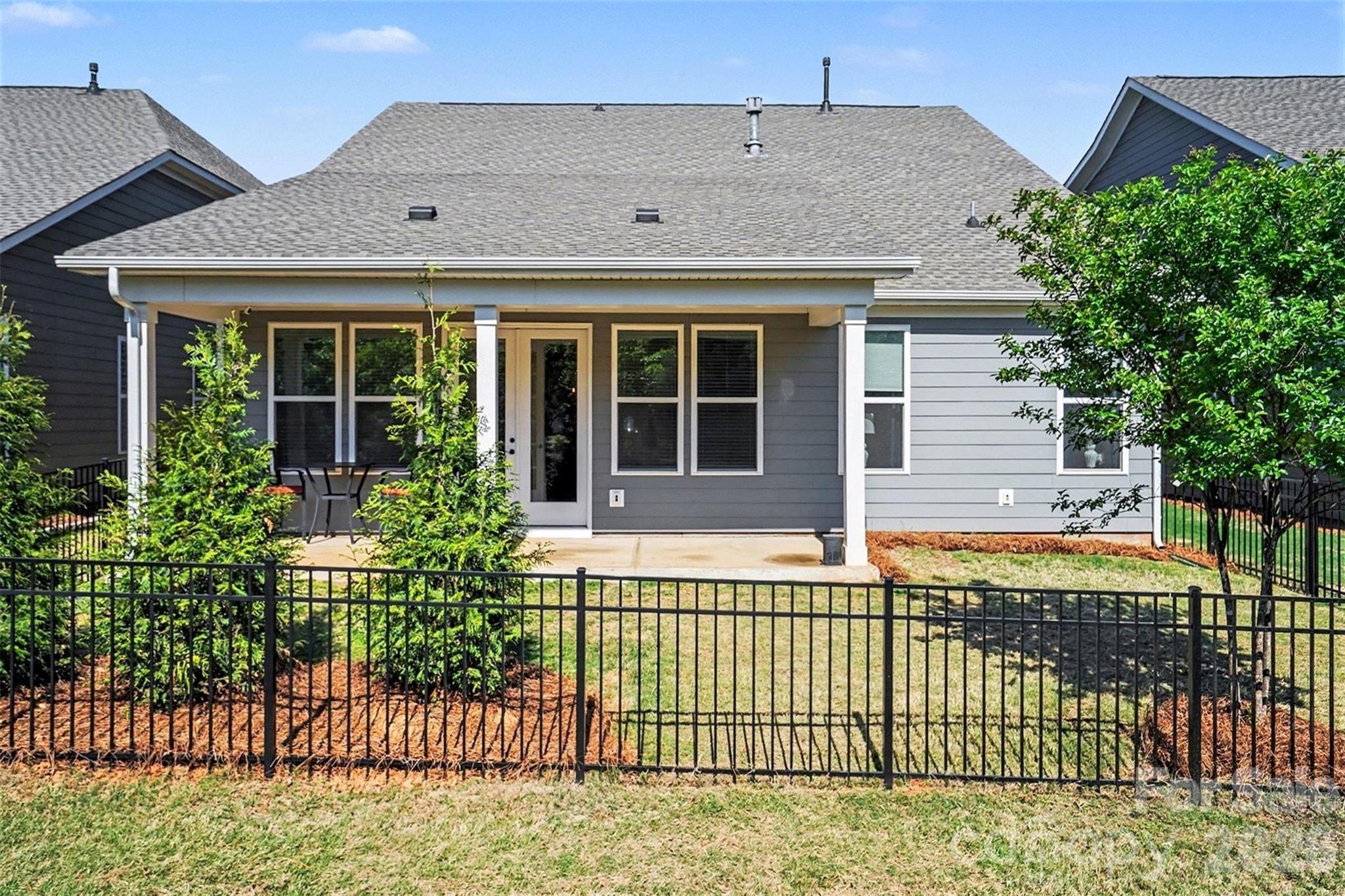 10420 Superb Lane Property Photo 28
