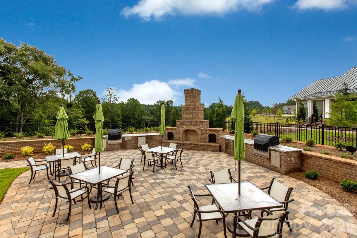 10420 Superb Lane Property Photo 39