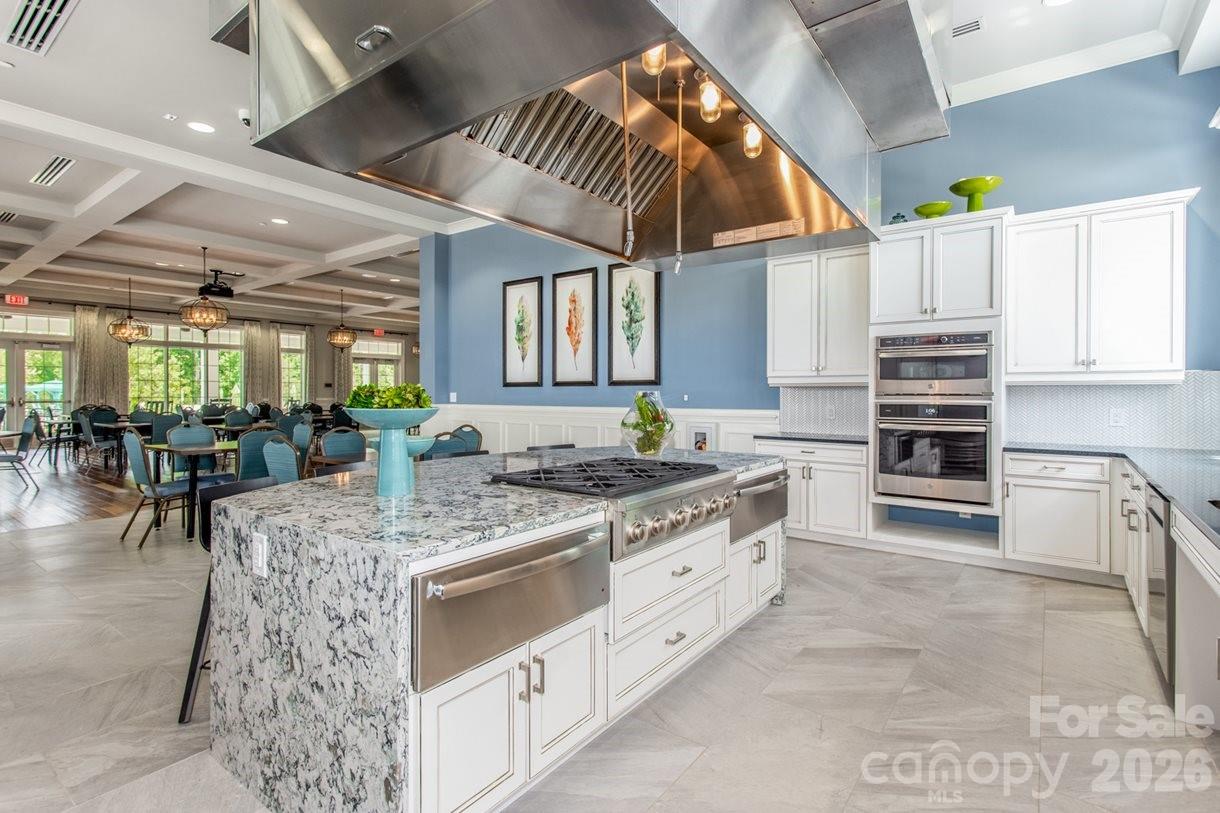 10420 Superb Lane Property Photo 40