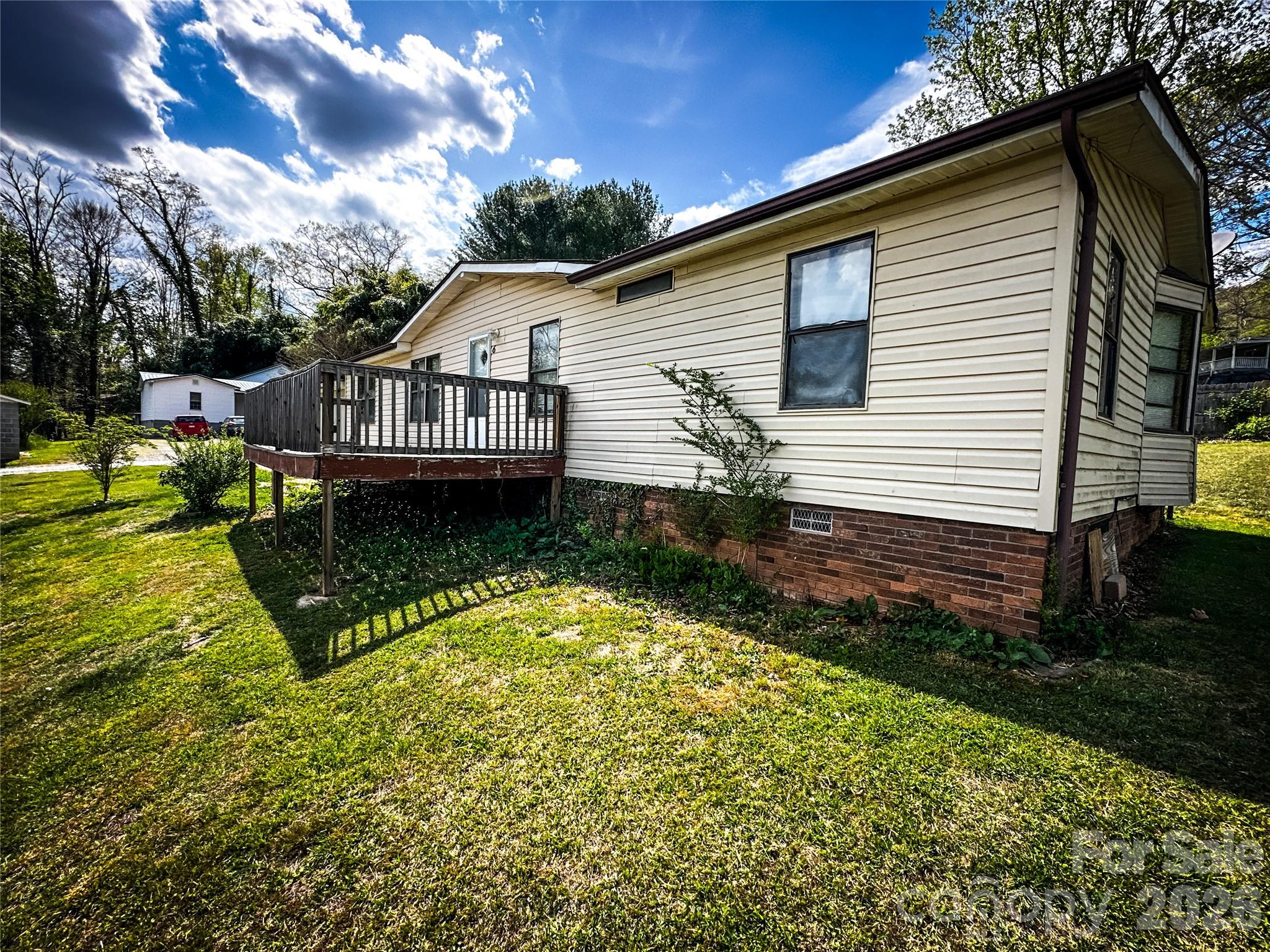 6 Lake Eden Circle Property Photo 2