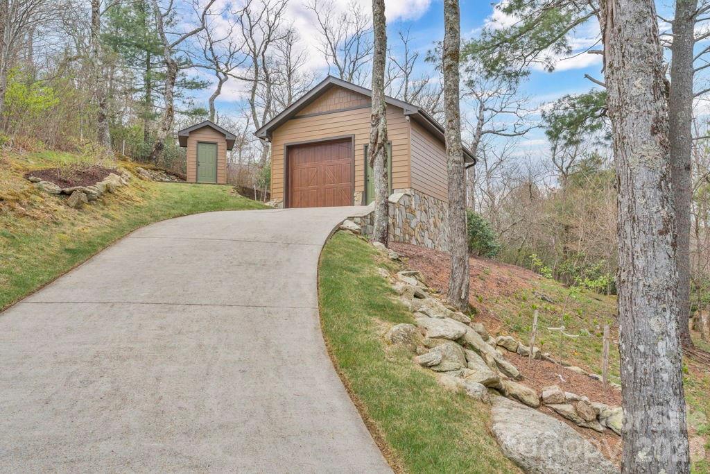 7054 Grandview Circle Property Photo 8