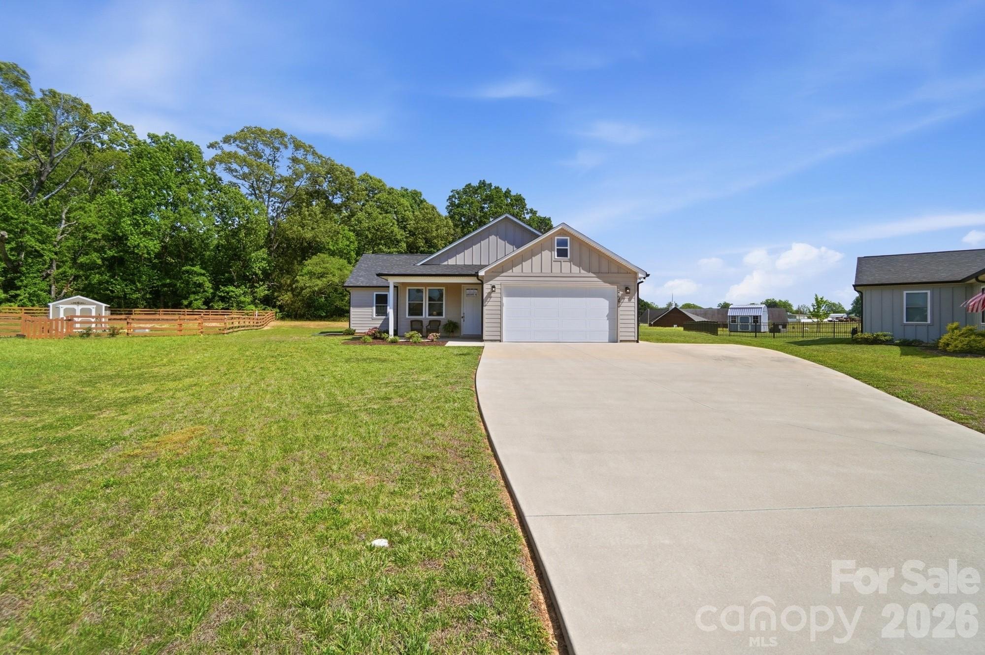 27636 Taylor Lane Property Photo 2