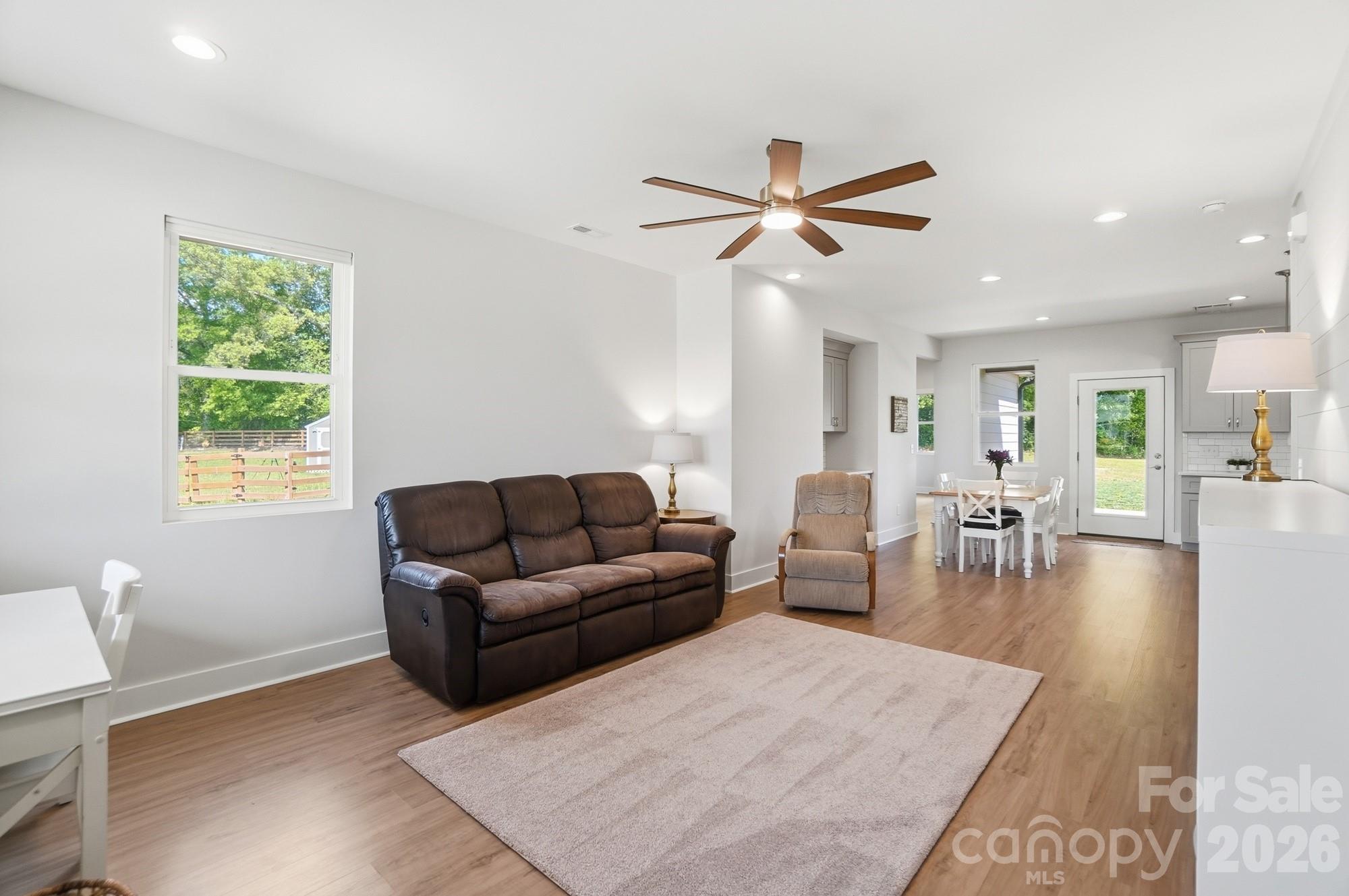 27636 Taylor Lane Property Photo 6