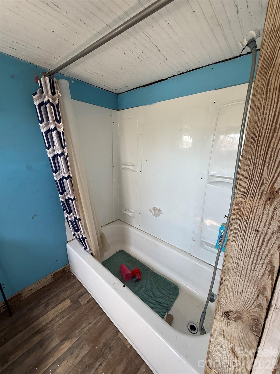 100 Hickory Street Property Photo 6