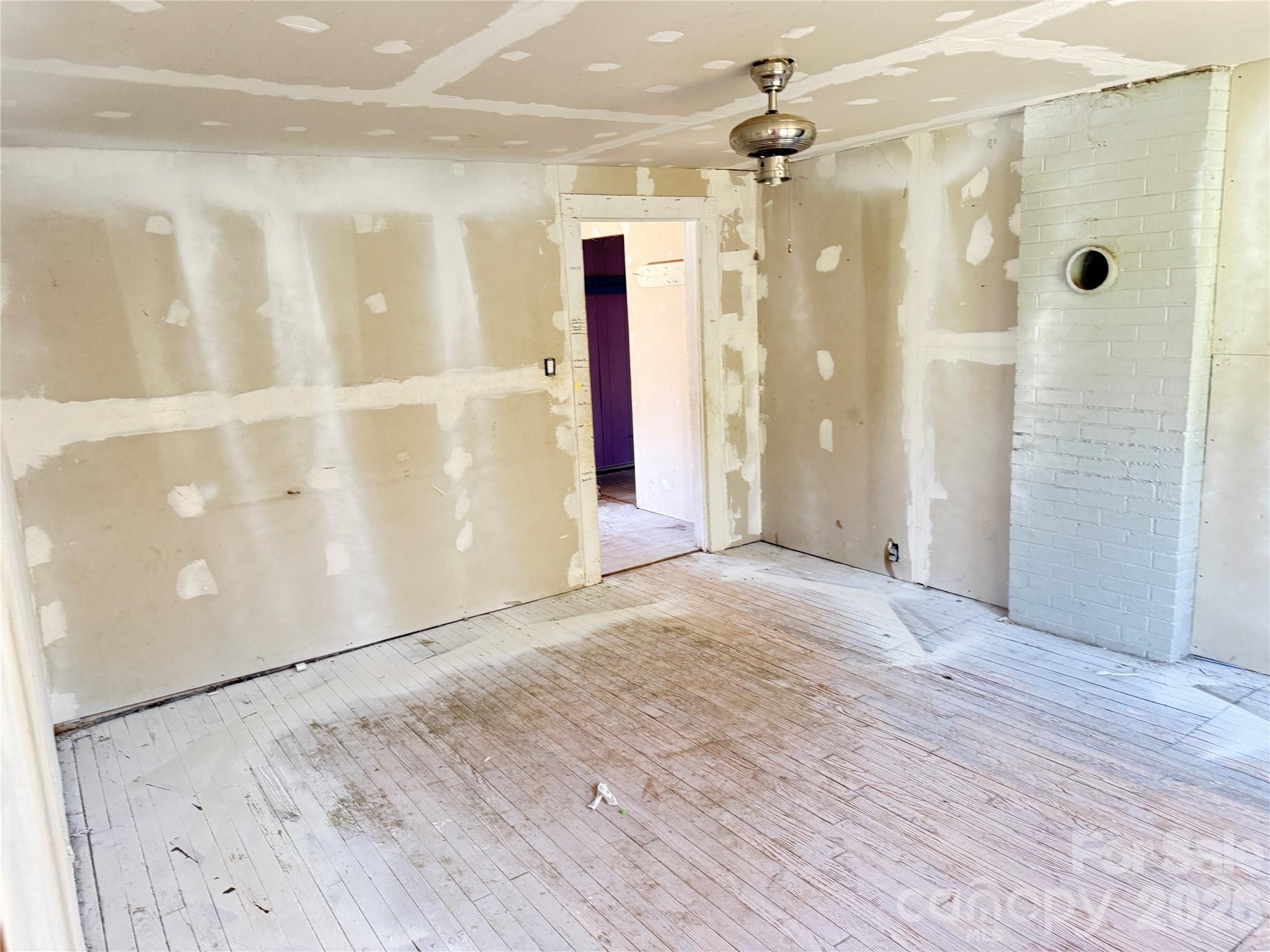 100 Hickory Street Property Photo 8