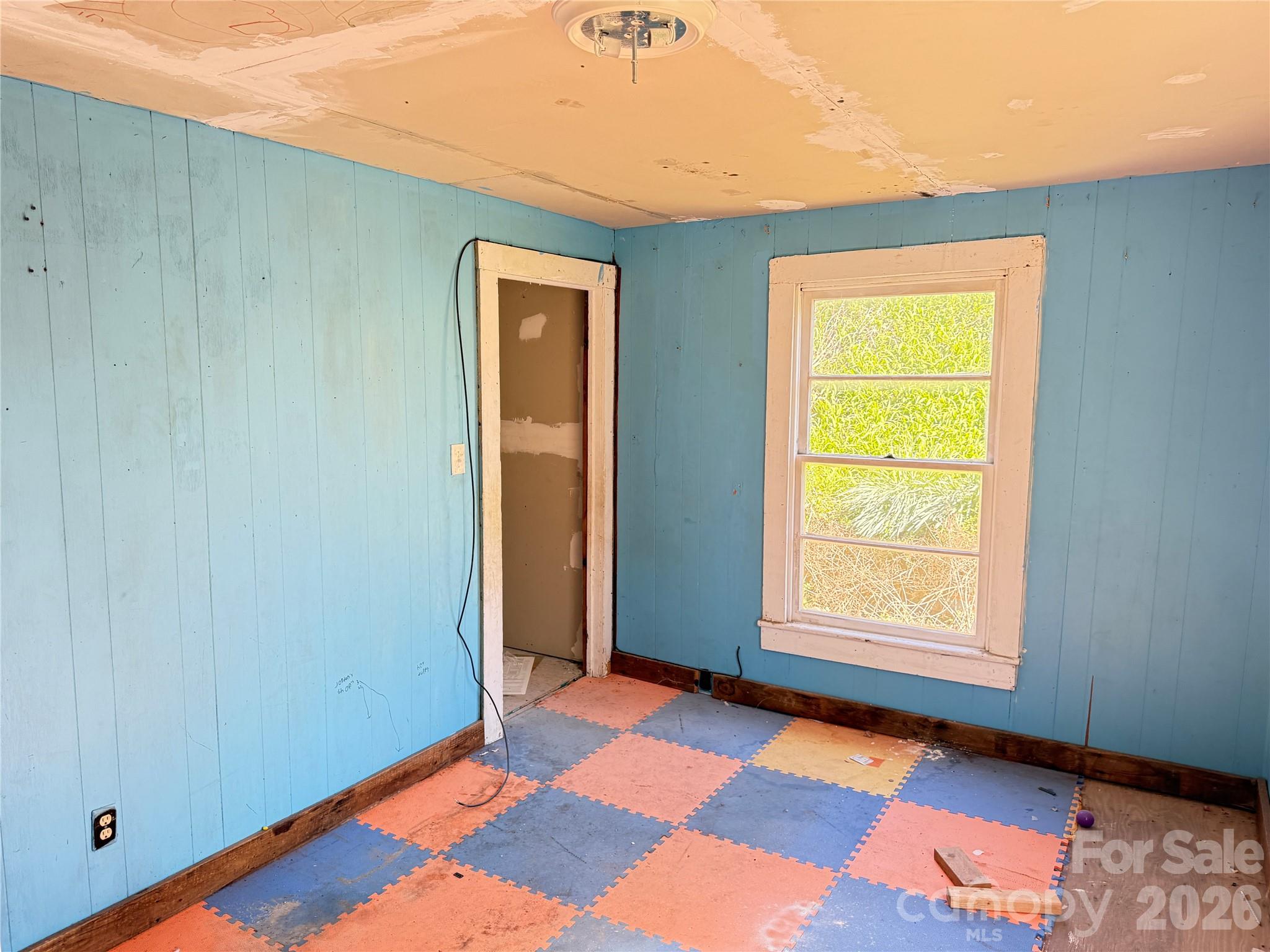 100 Hickory Street Property Photo 11