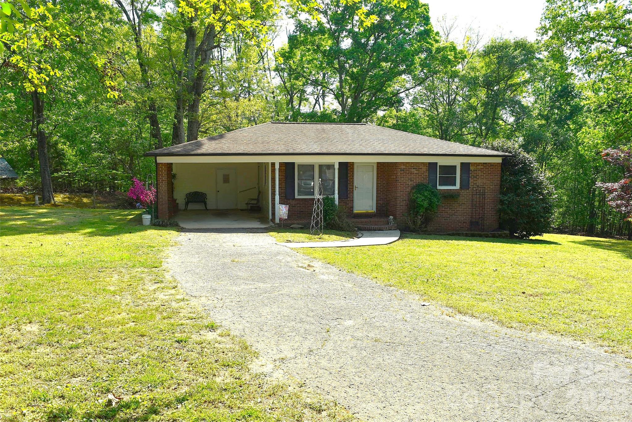 217 Redwood Lane Property Photo 1