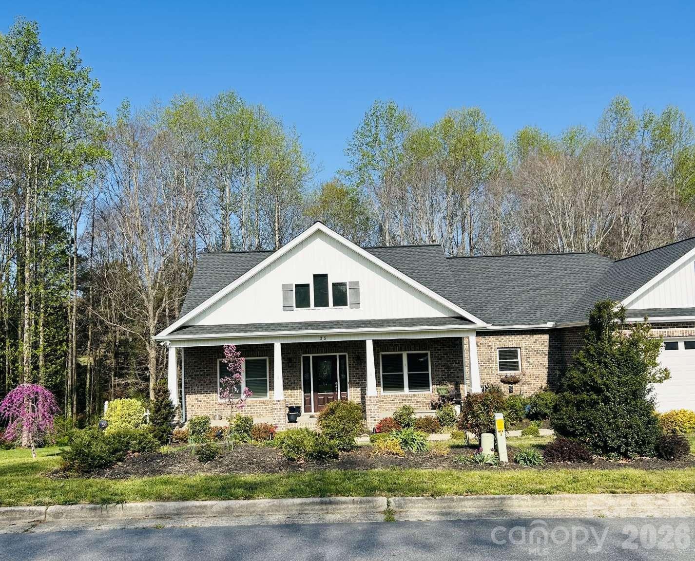 35 Iswa Drive Property Photo 1