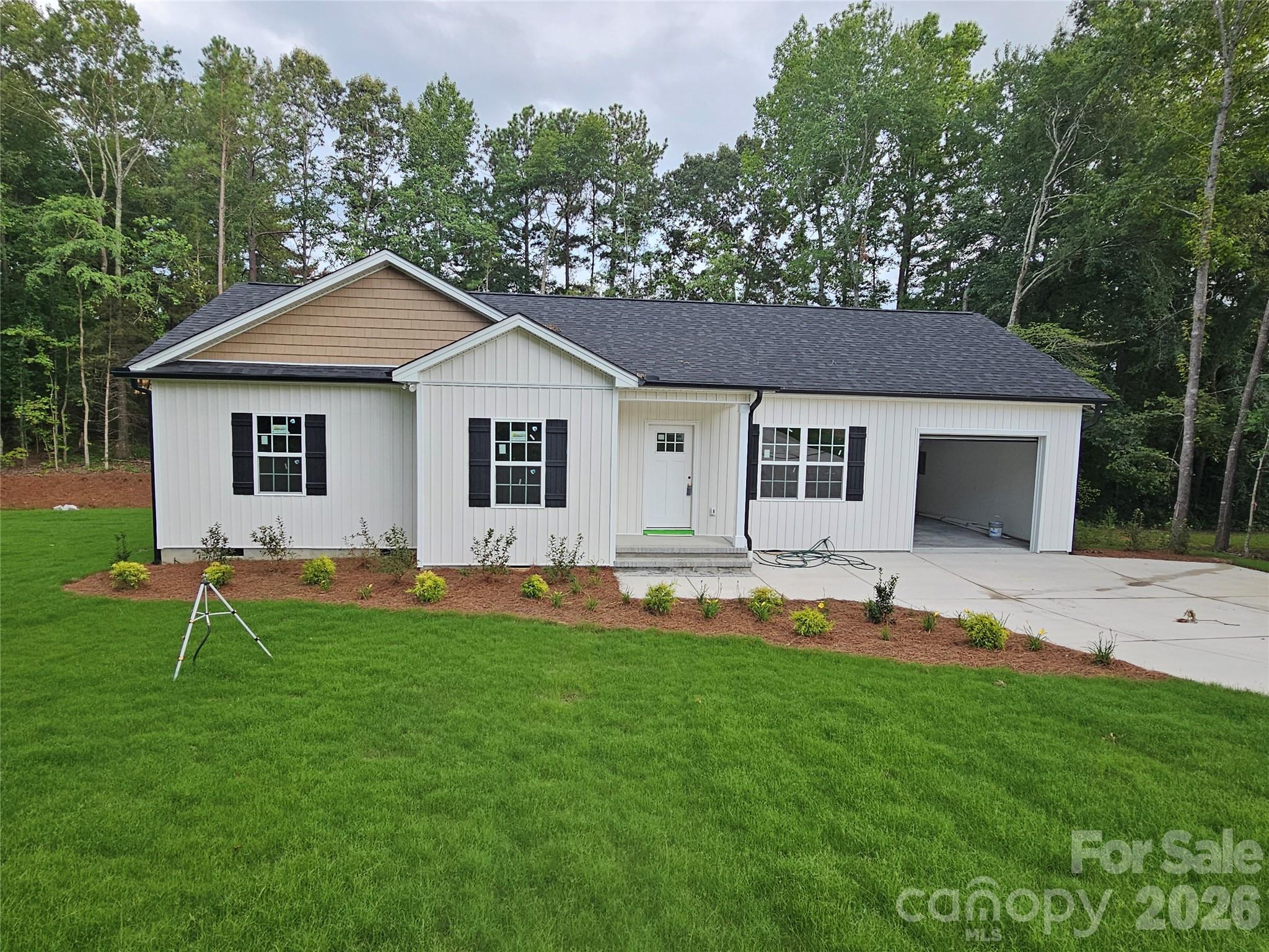 2566 Heather Lane Property Photo 2