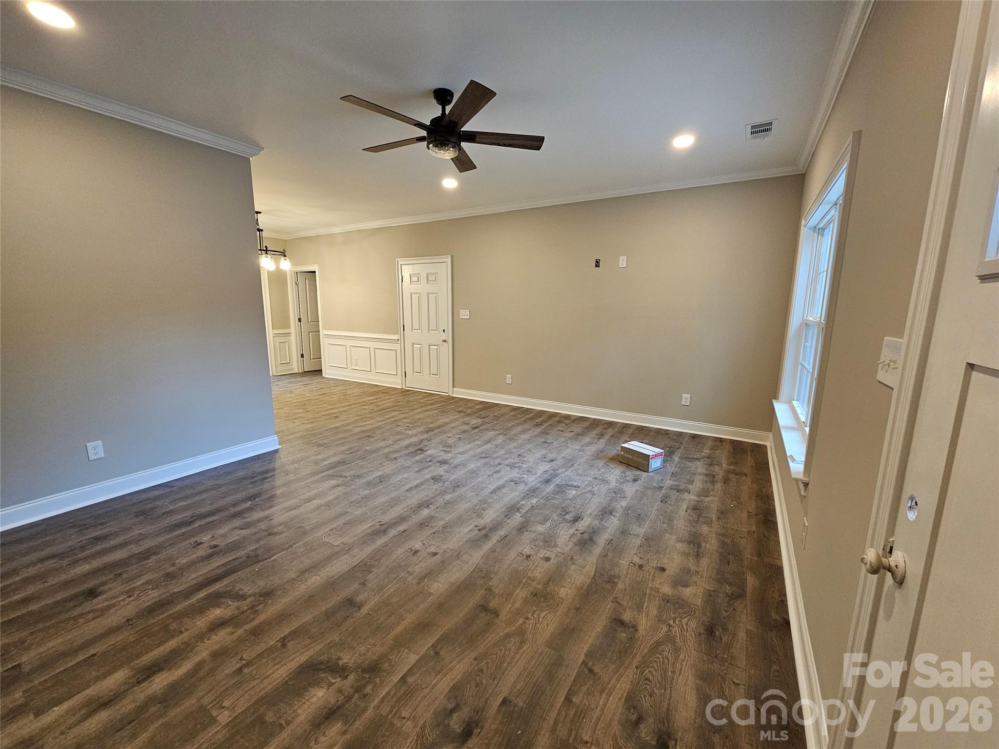 2566 Heather Lane Property Photo 4