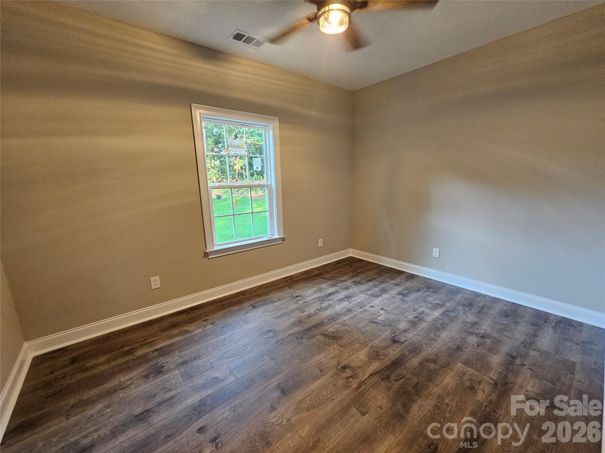 2566 Heather Lane Property Photo 12