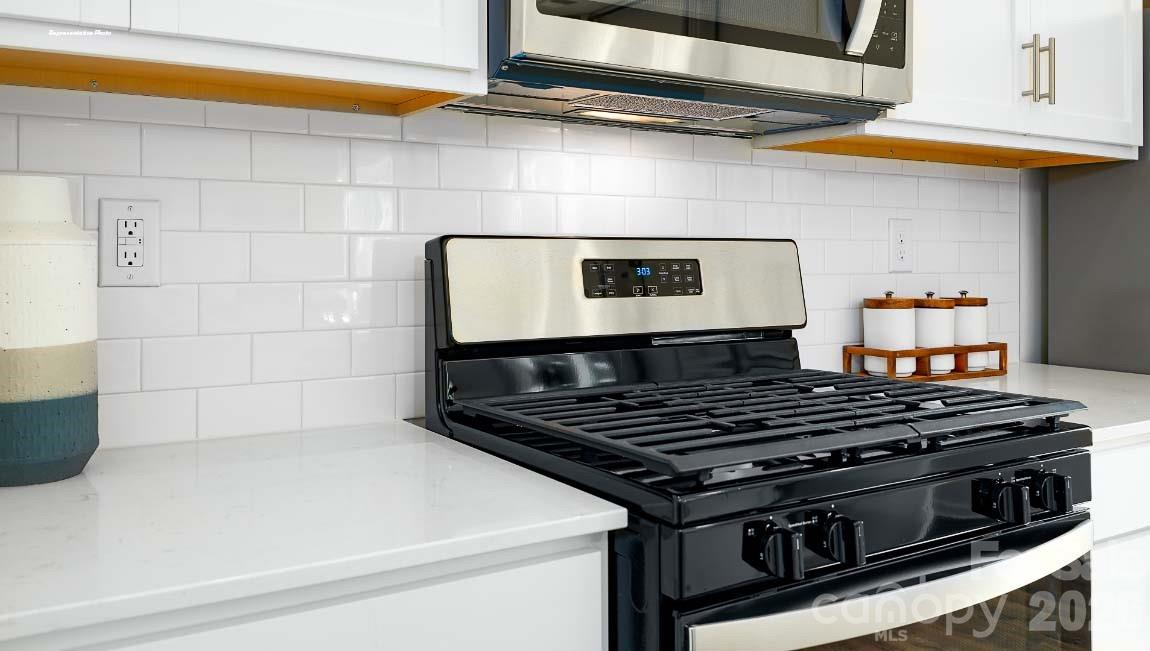 602 Dazzle Loop Property Photo 8
