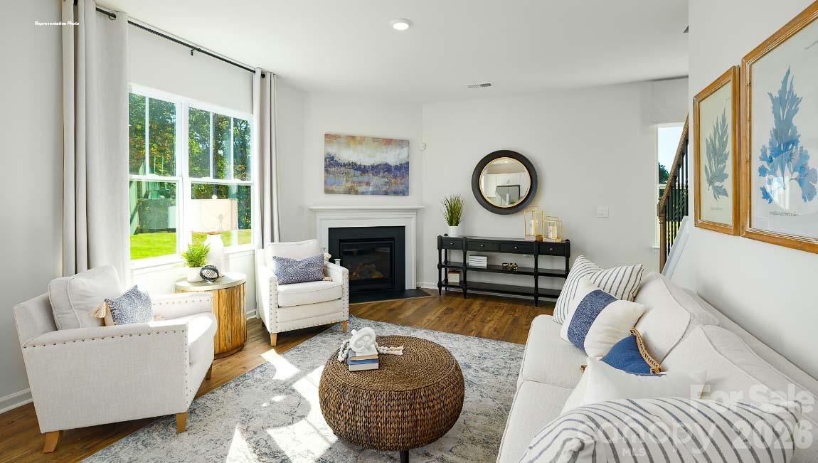 602 Dazzle Loop Property Photo 9