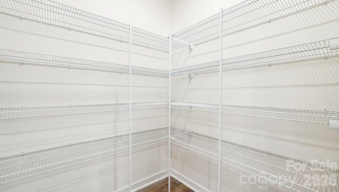 602 Dazzle Loop Property Photo 12