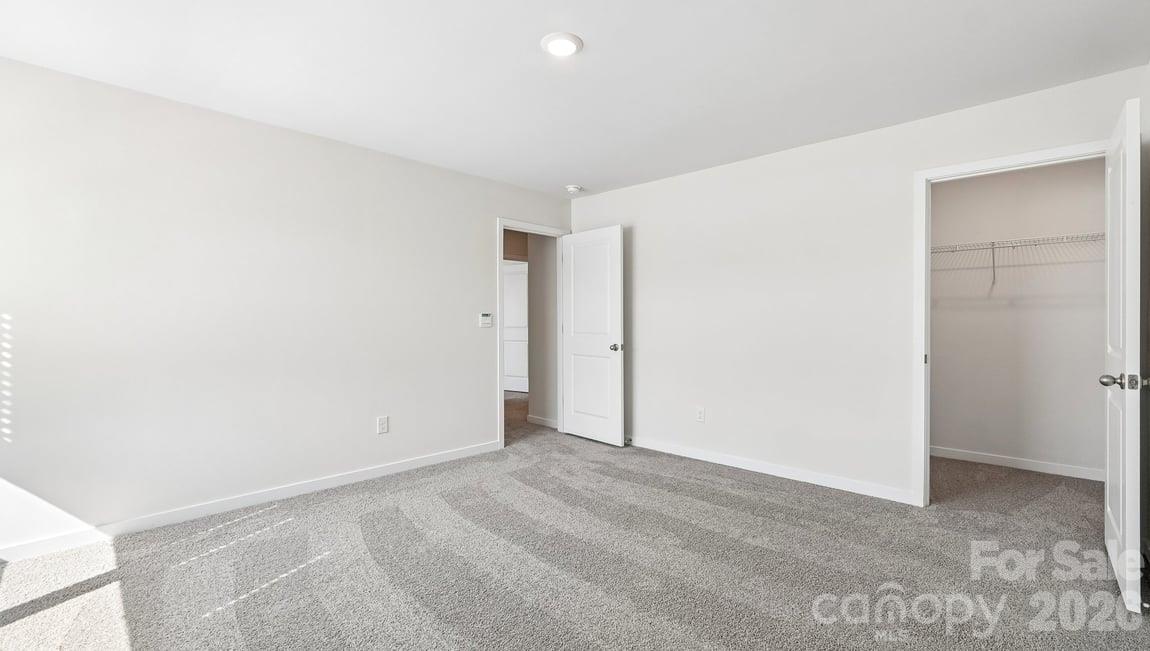 602 Dazzle Loop Property Photo 18