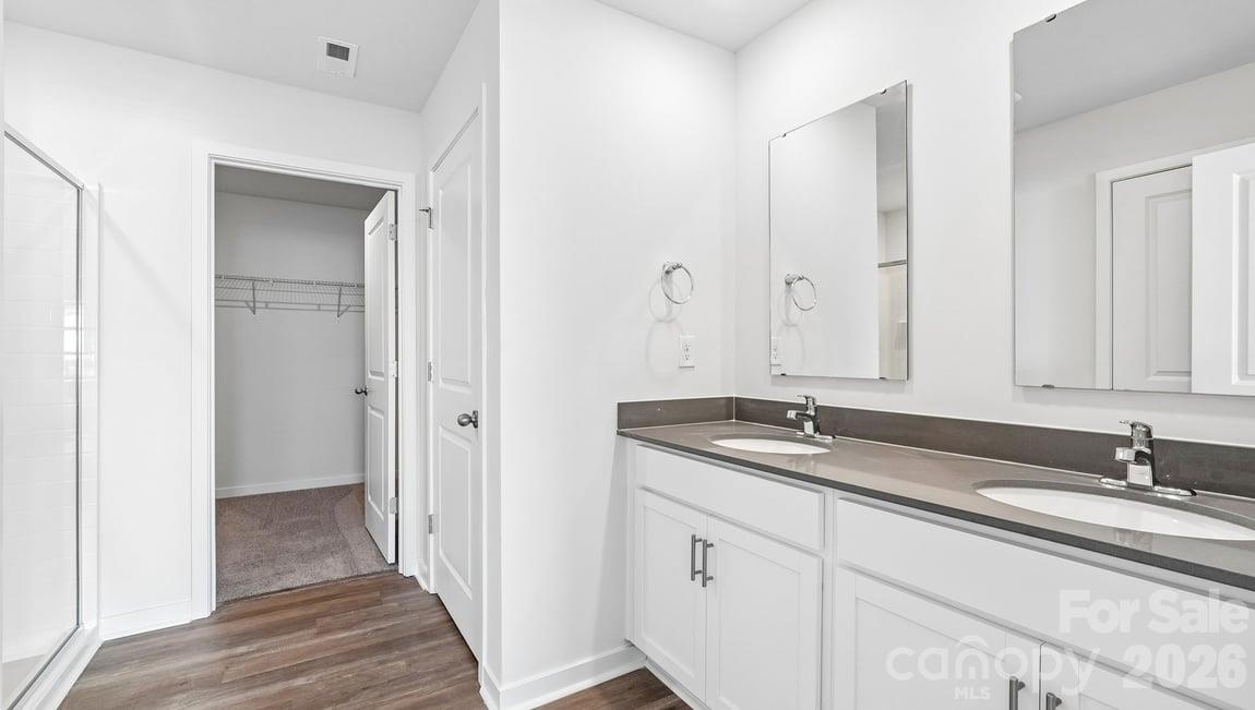 602 Dazzle Loop Property Photo 23