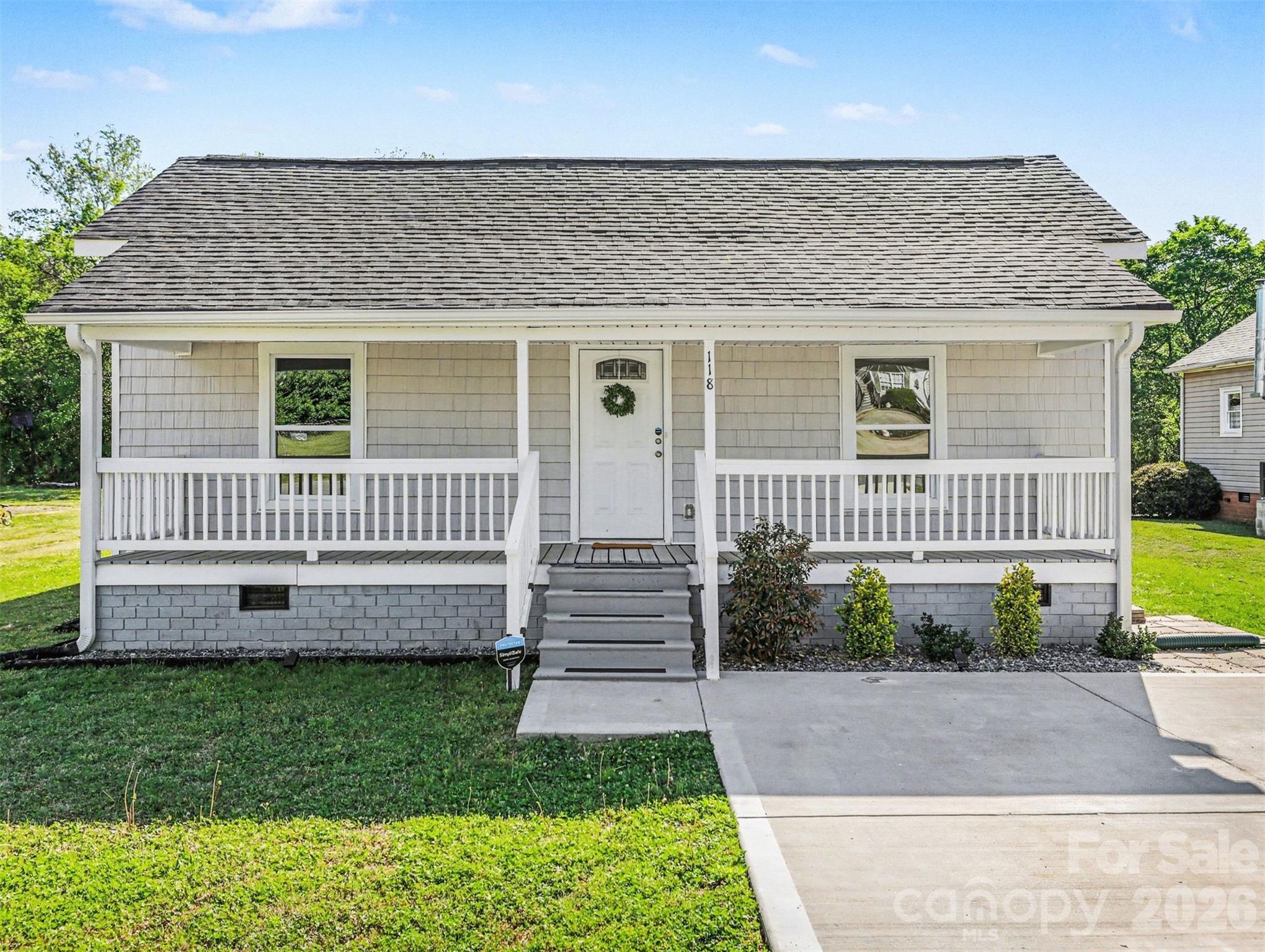118 Glen Rae Street Property Photo 2