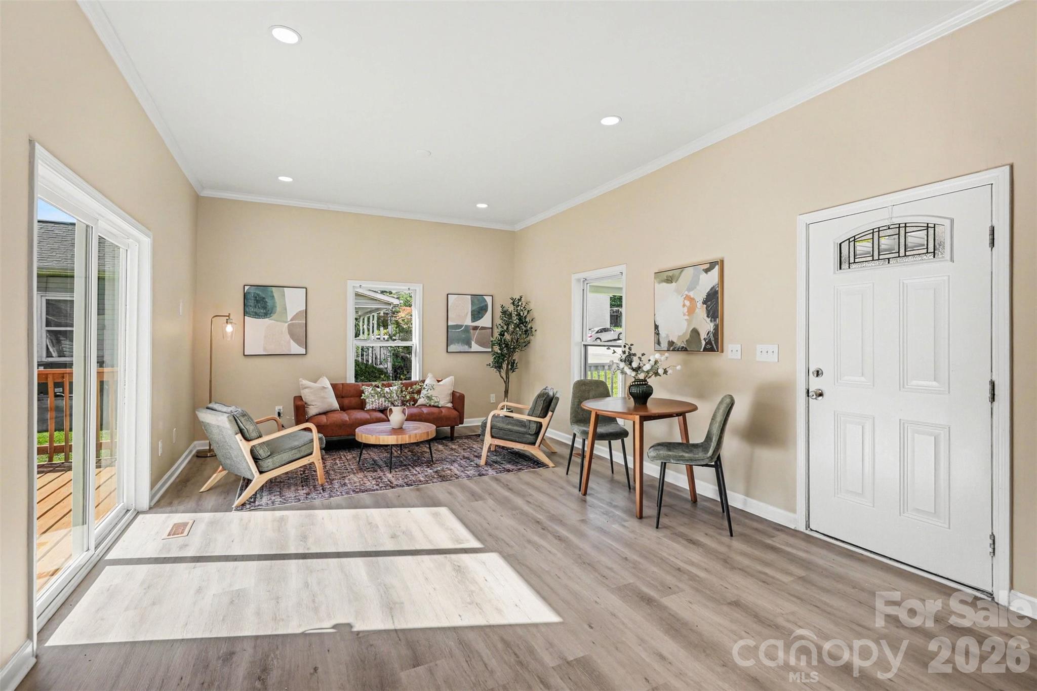 118 Glen Rae Street Property Photo 6