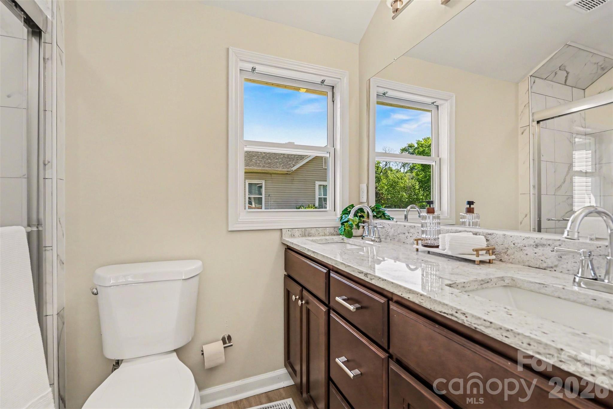 118 Glen Rae Street Property Photo 7