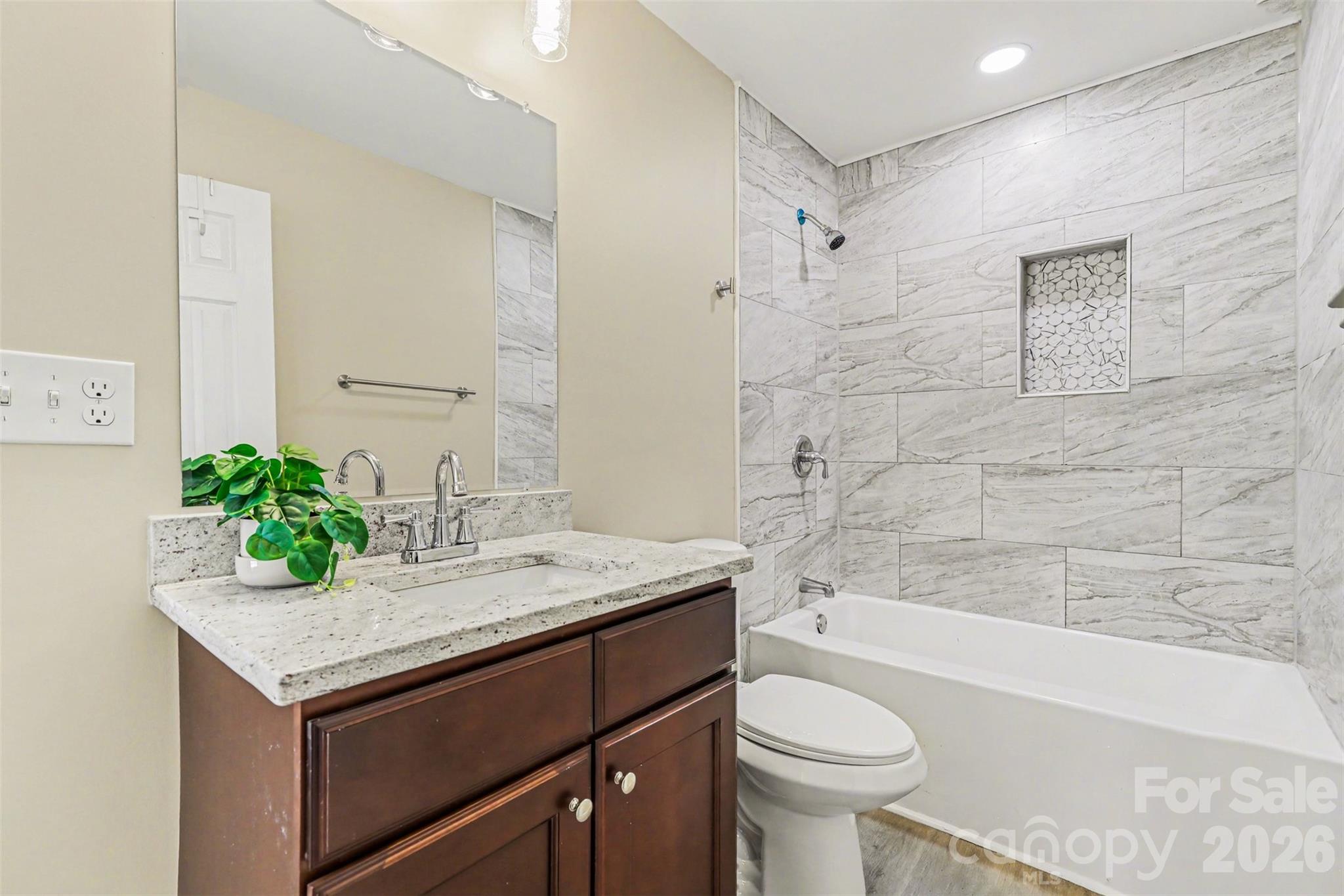 118 Glen Rae Street Property Photo 12