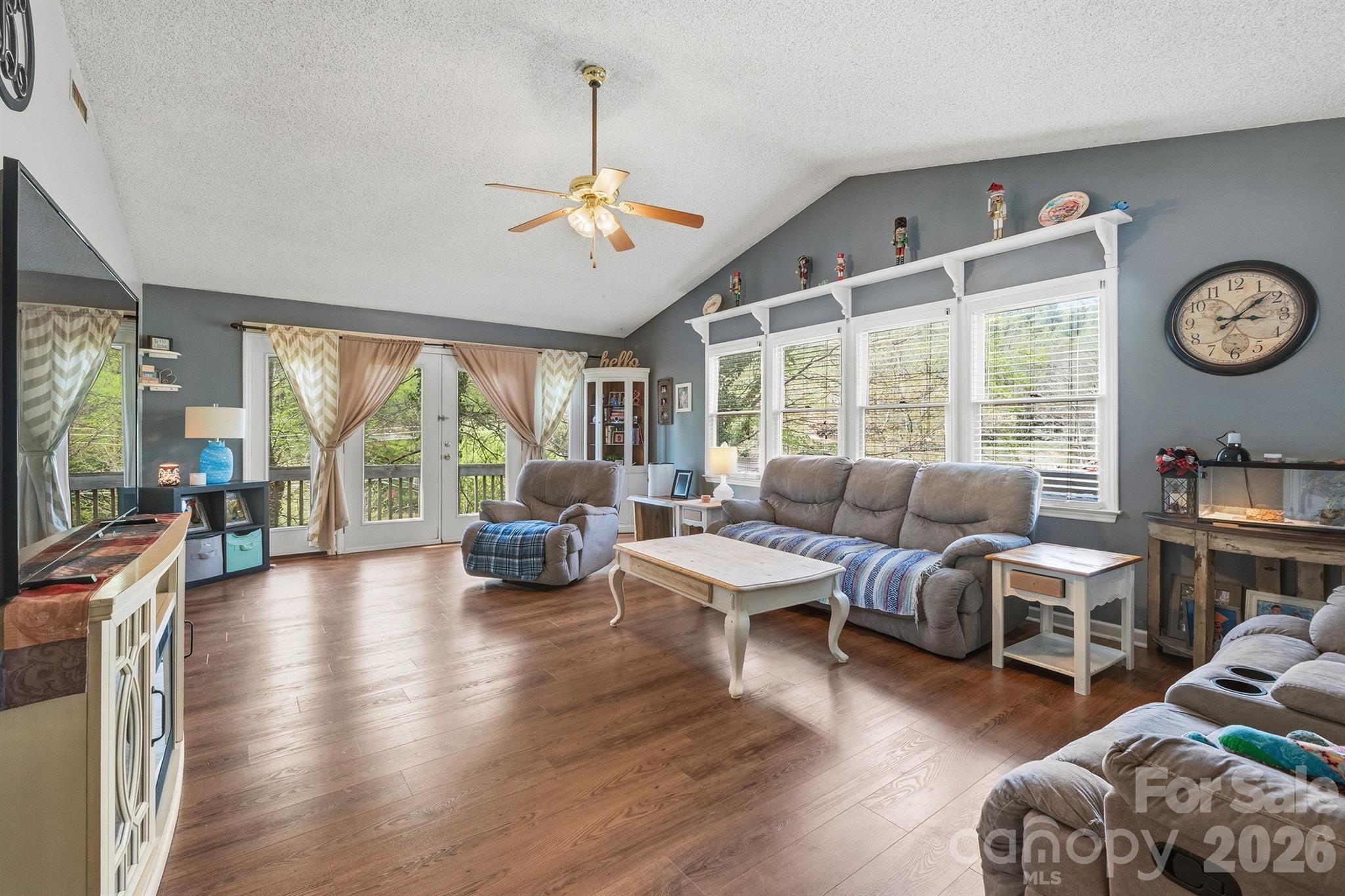 2090 Zacks Fork Road Property Photo 6