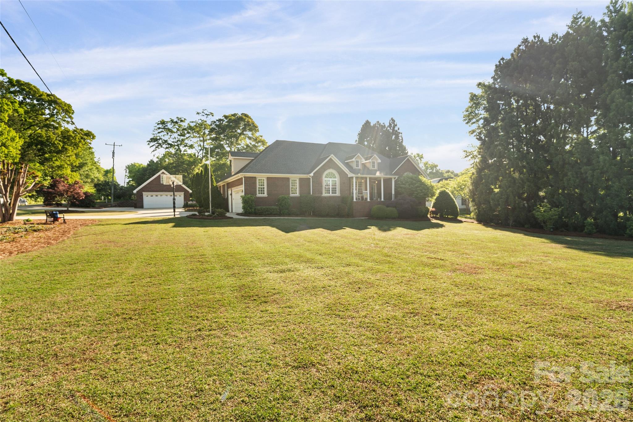 1701 S South Point Road Property Photo 1