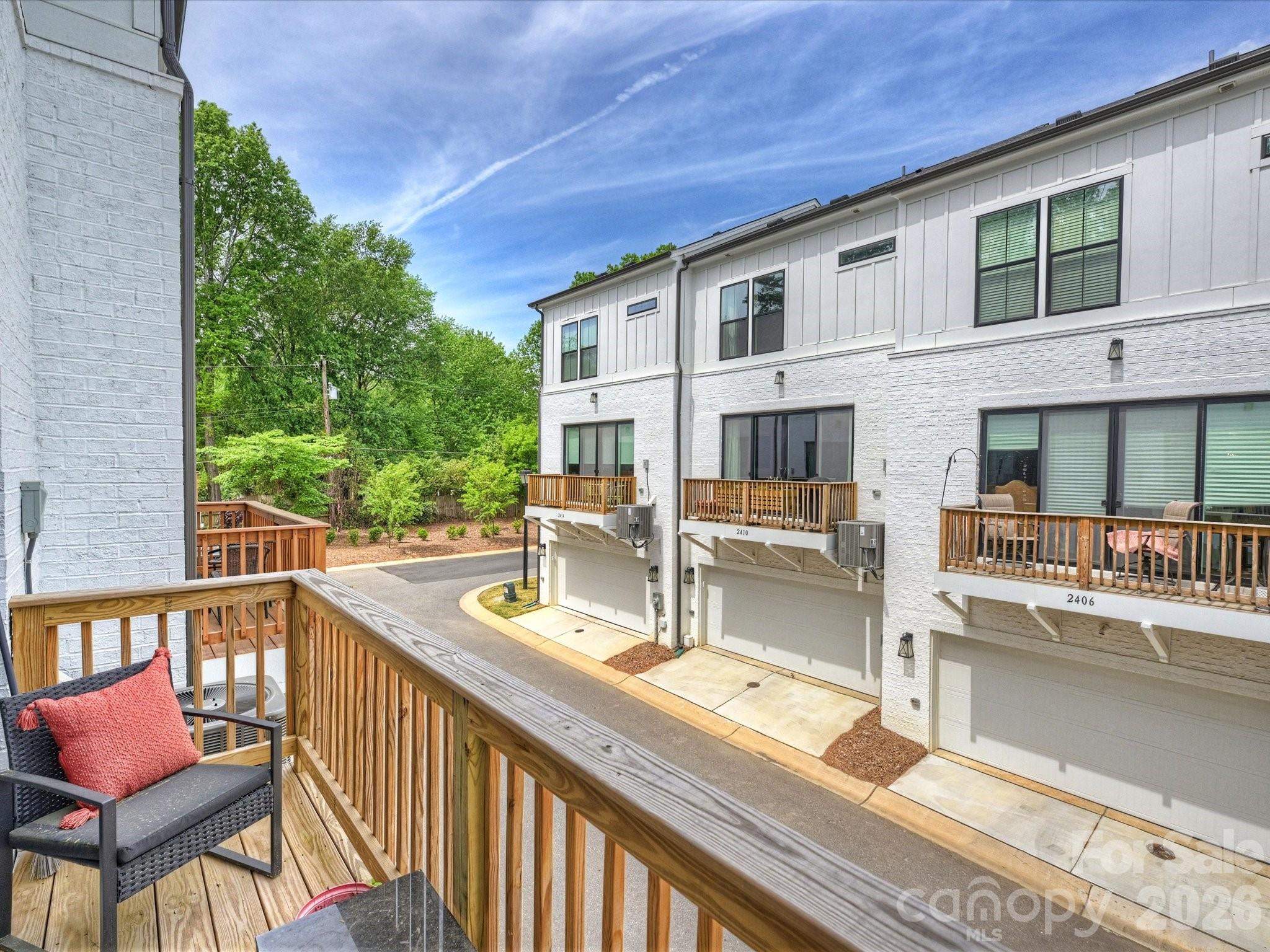 2405 Magnolia Blossom Way Property Photo 30