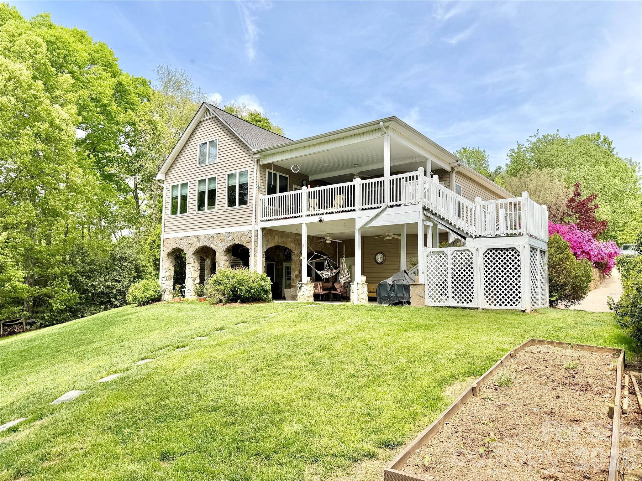 226 Riverwalk Road 15 Property Photo 6