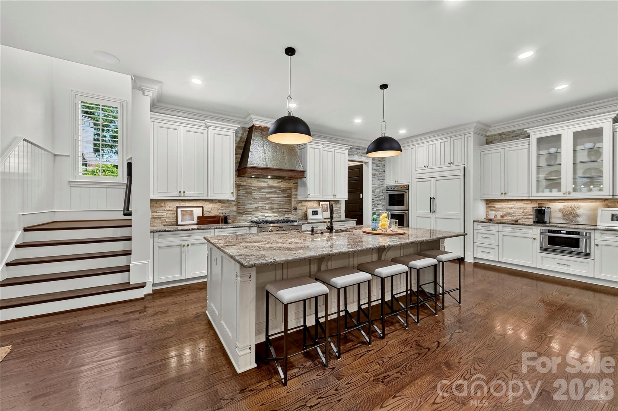 808 Huntington Park Drive Property Photo 13