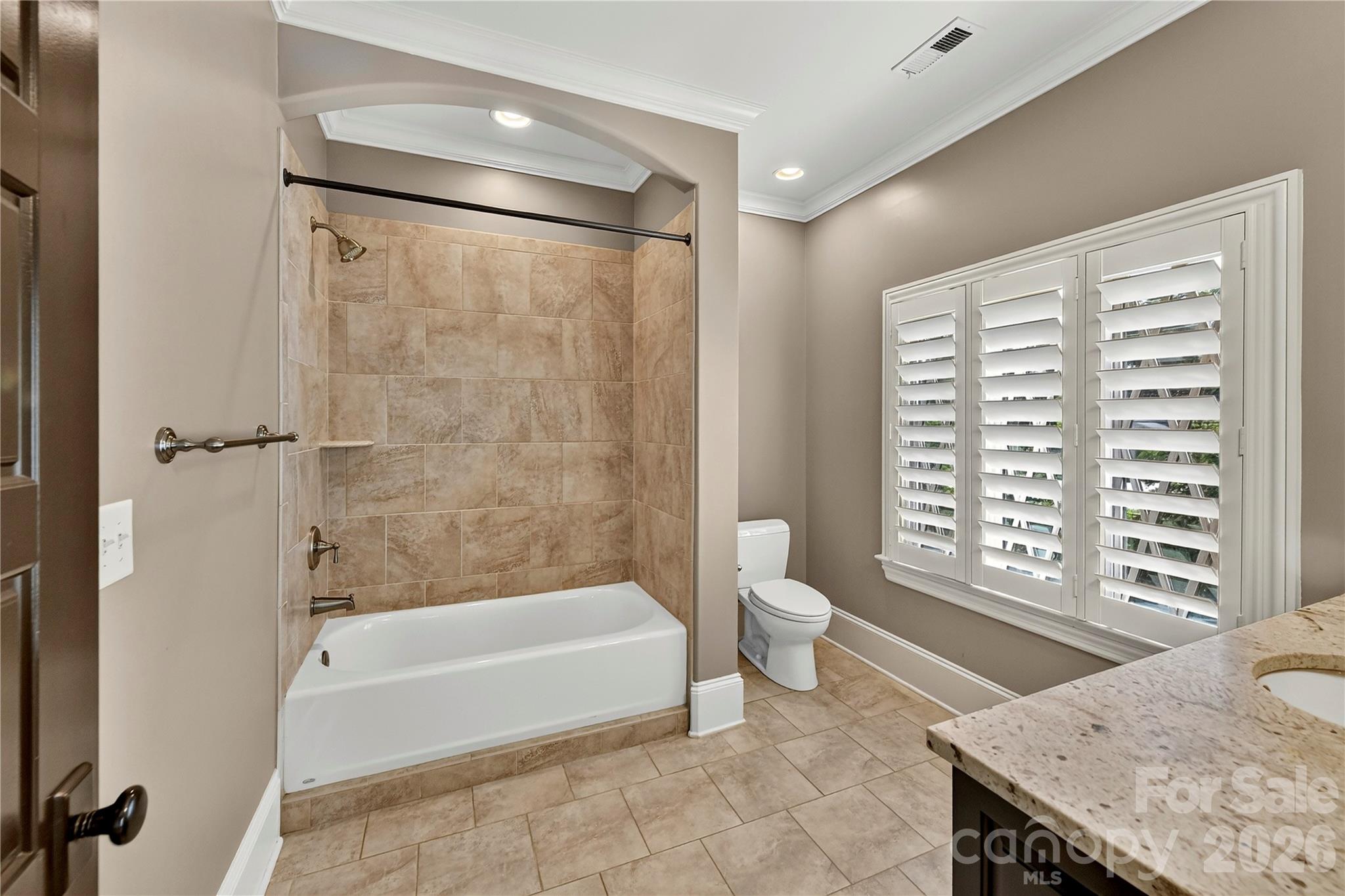 808 Huntington Park Drive Property Photo 25