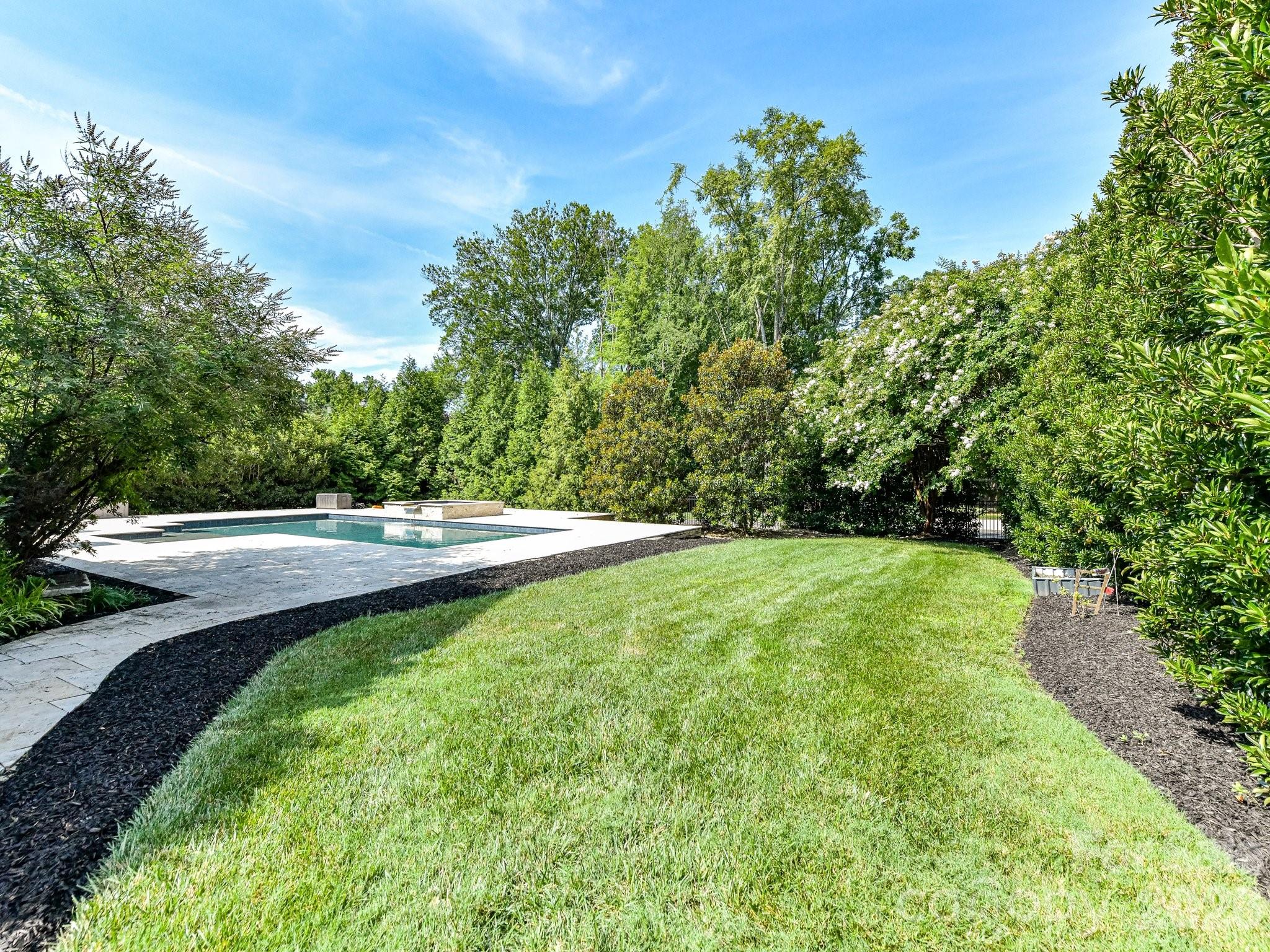808 Huntington Park Drive Property Photo 29