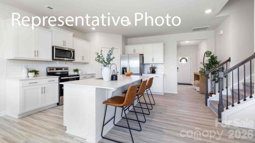 7592 Bainbridge Road Property Photo 4