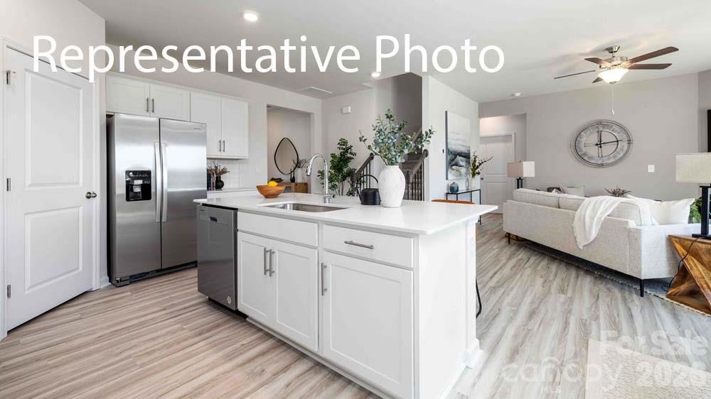 7592 Bainbridge Road Property Photo 5
