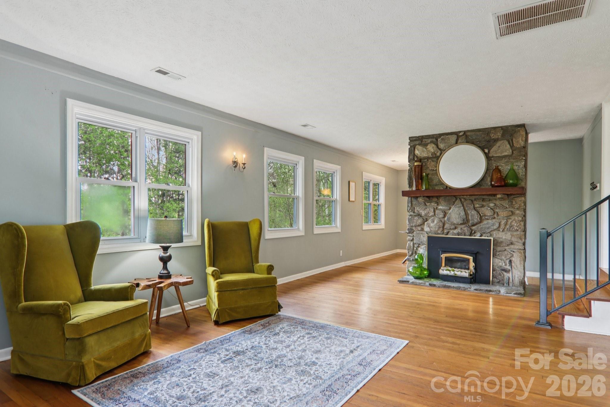 74 Link Circle Property Photo 12