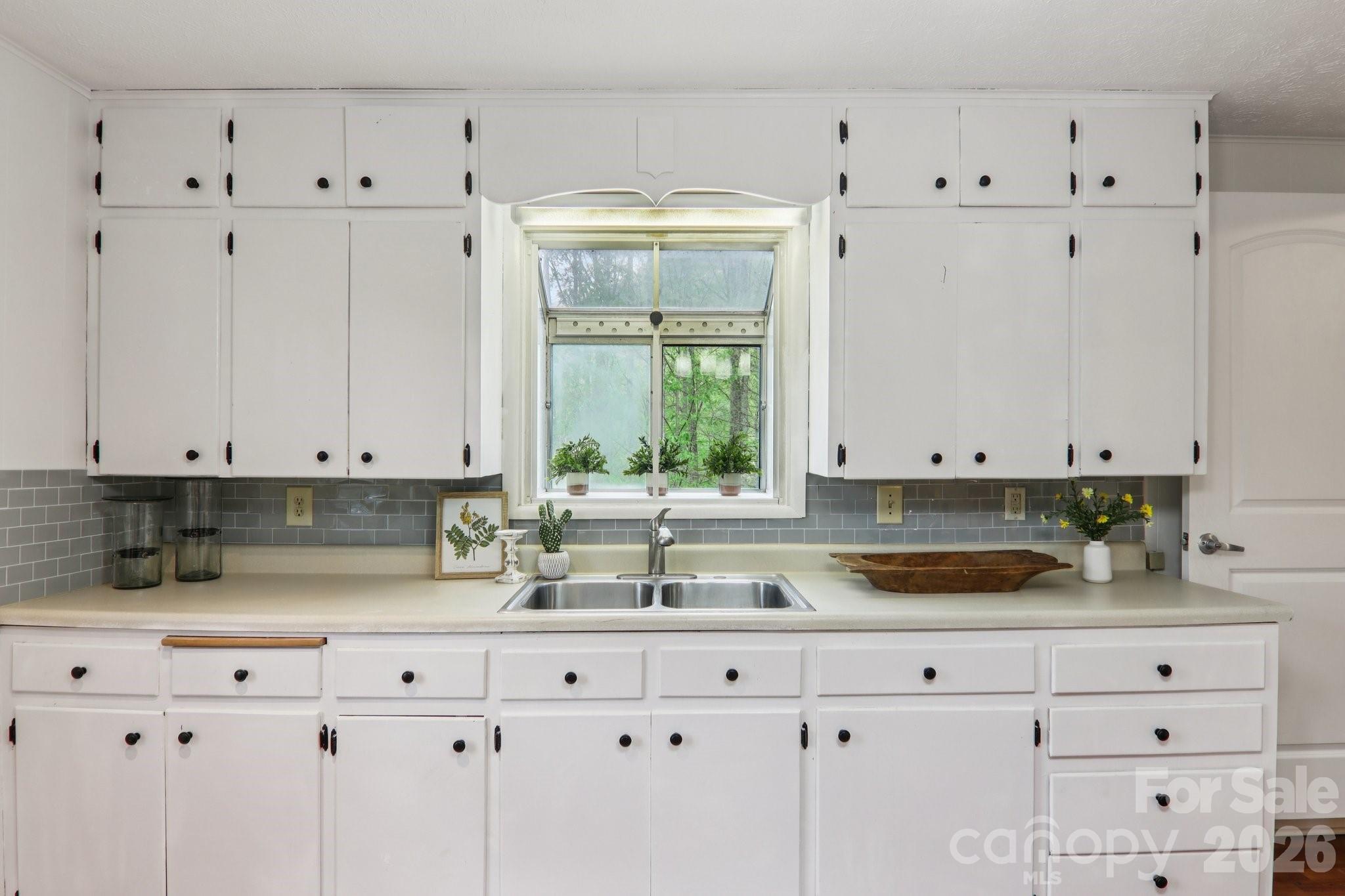 74 Link Circle Property Photo 21