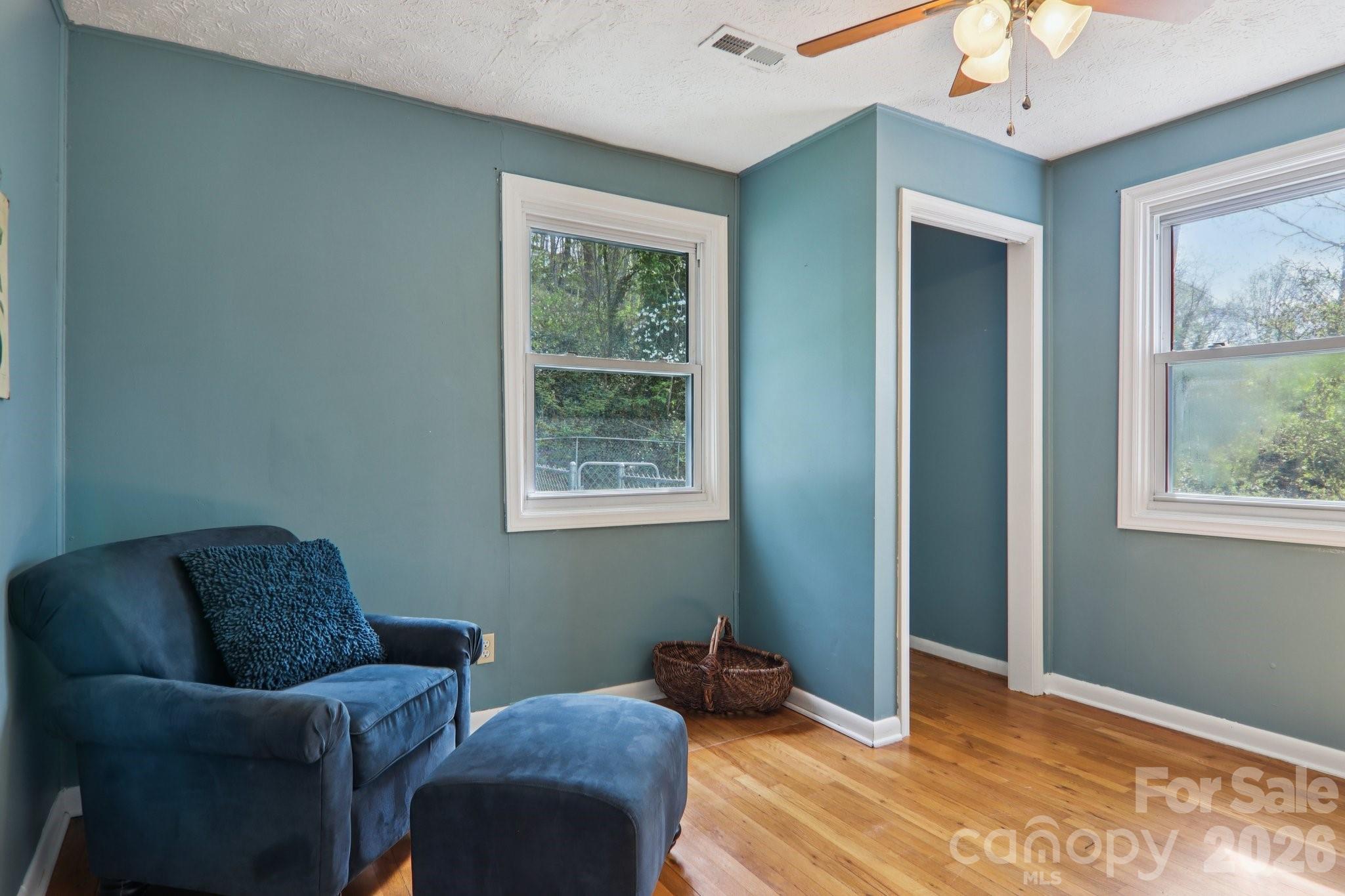 74 Link Circle Property Photo 28