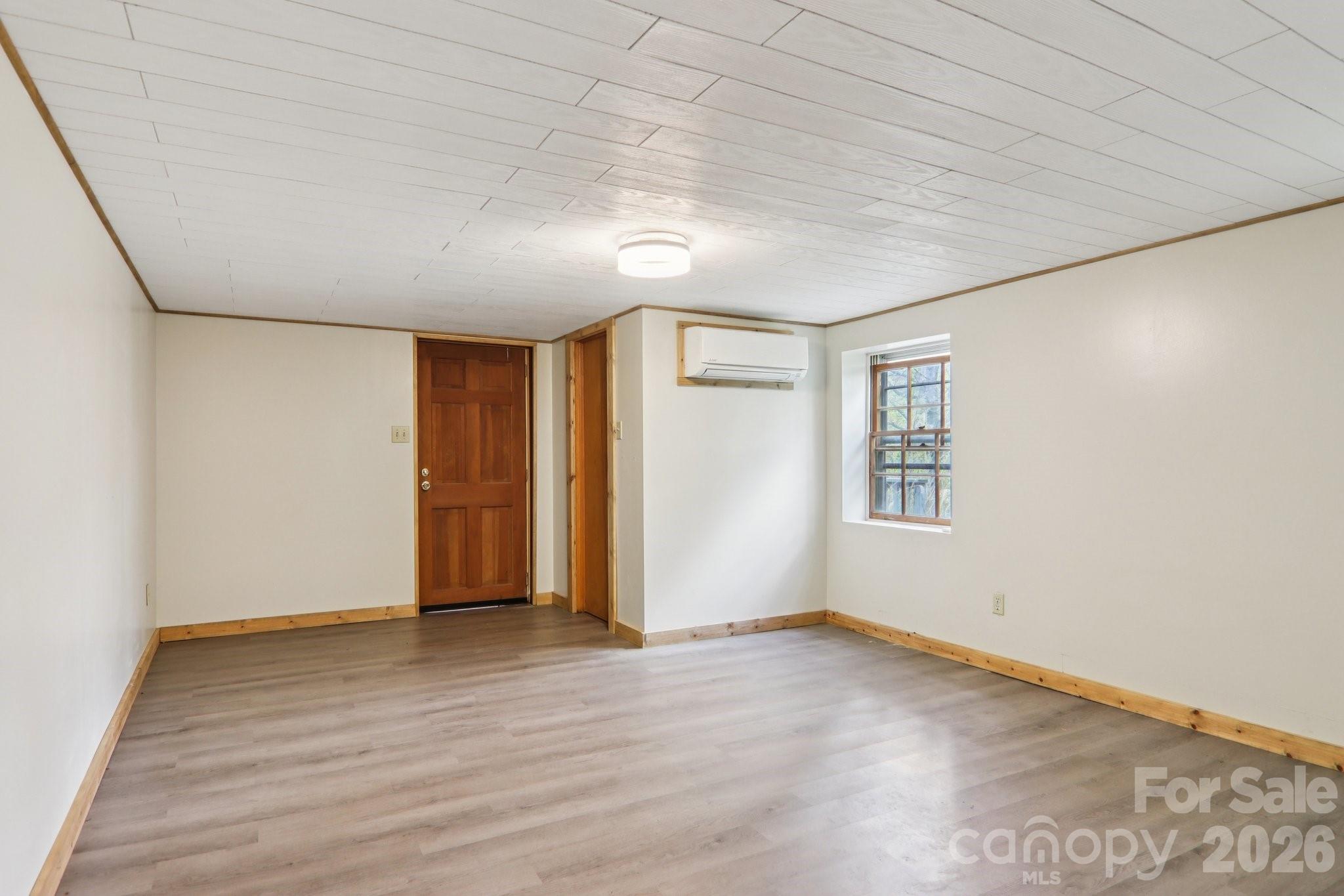 74 Link Circle Property Photo 35