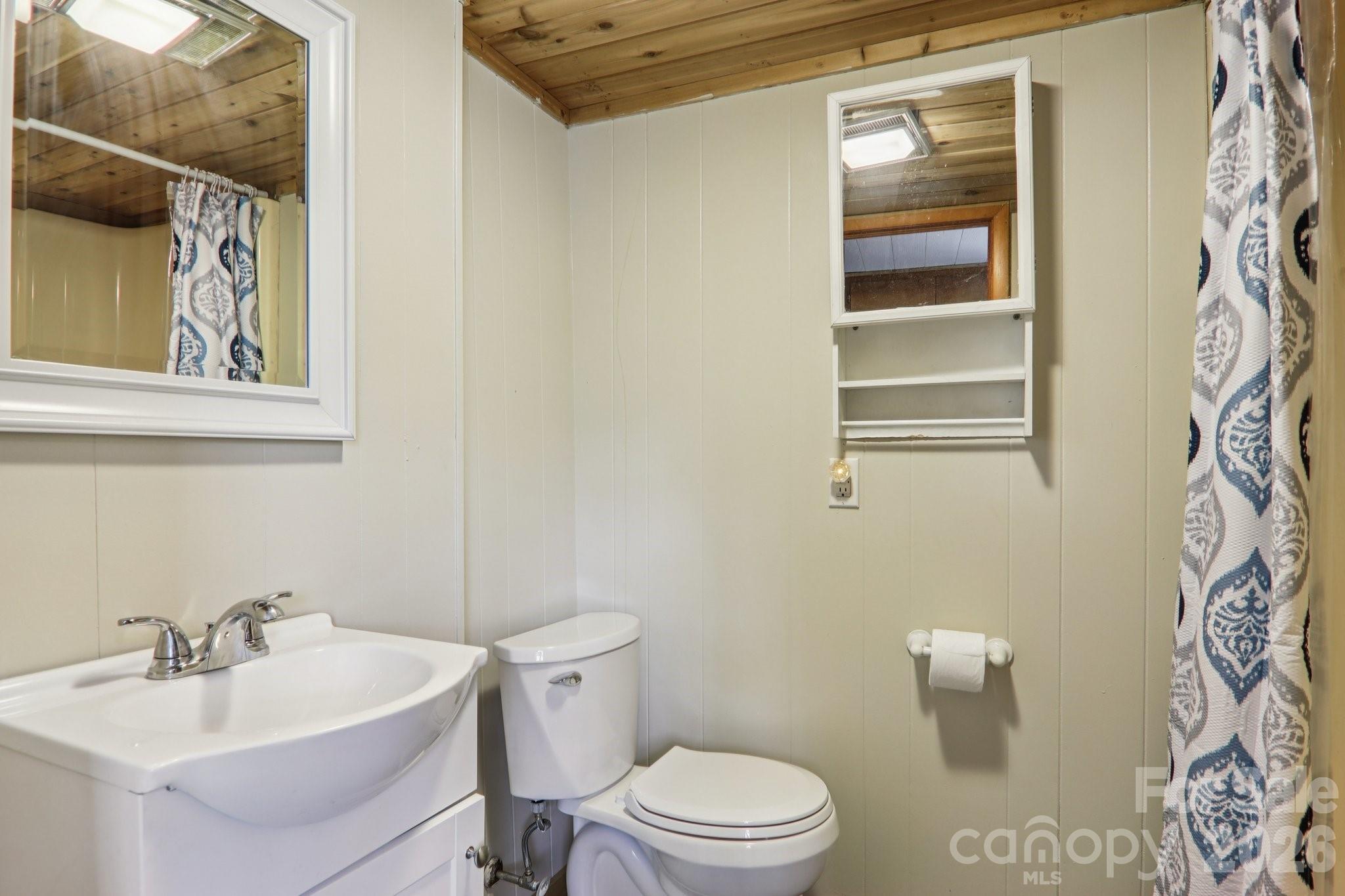 74 Link Circle Property Photo 38