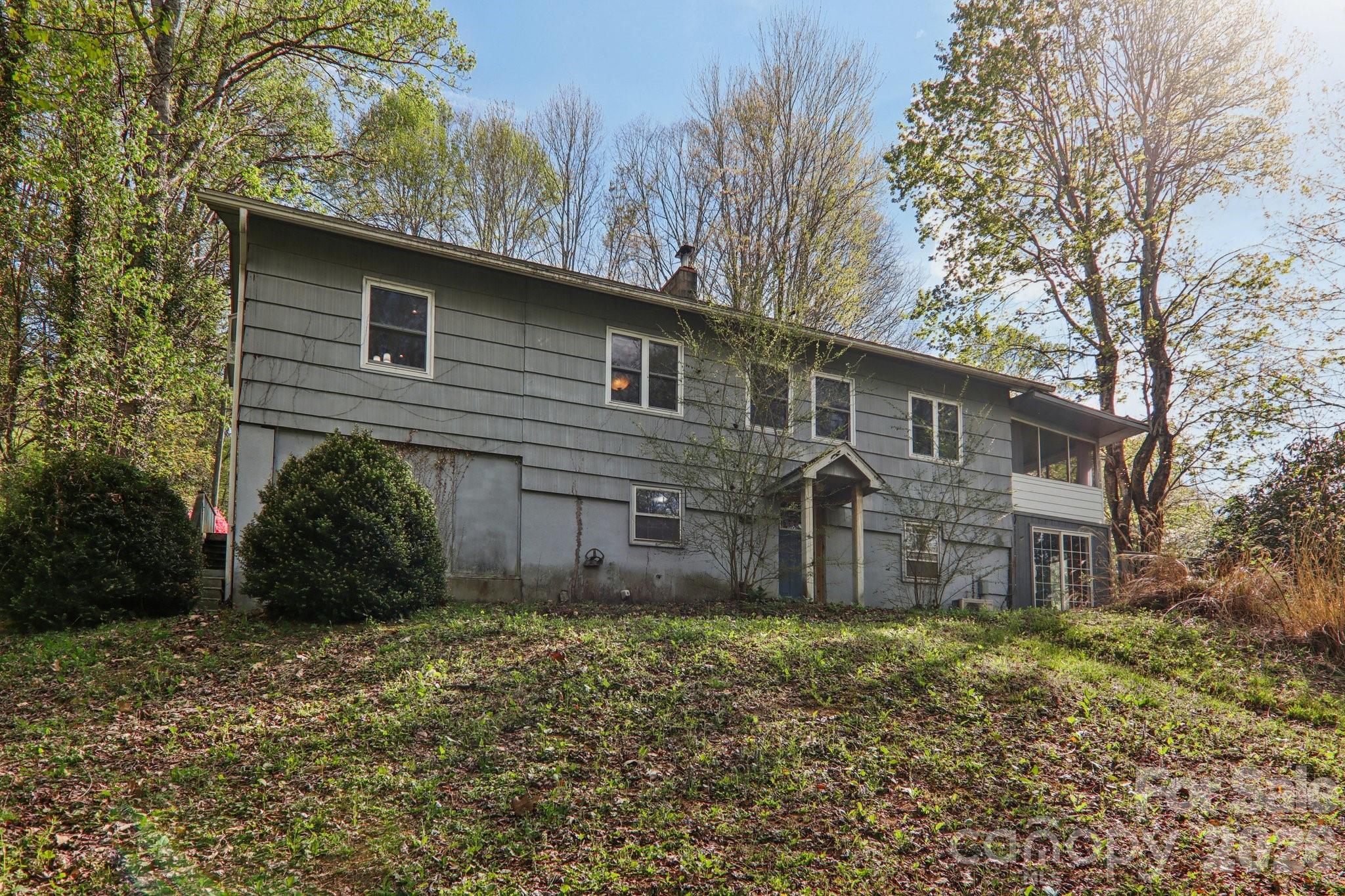74 Link Circle Property Photo 40