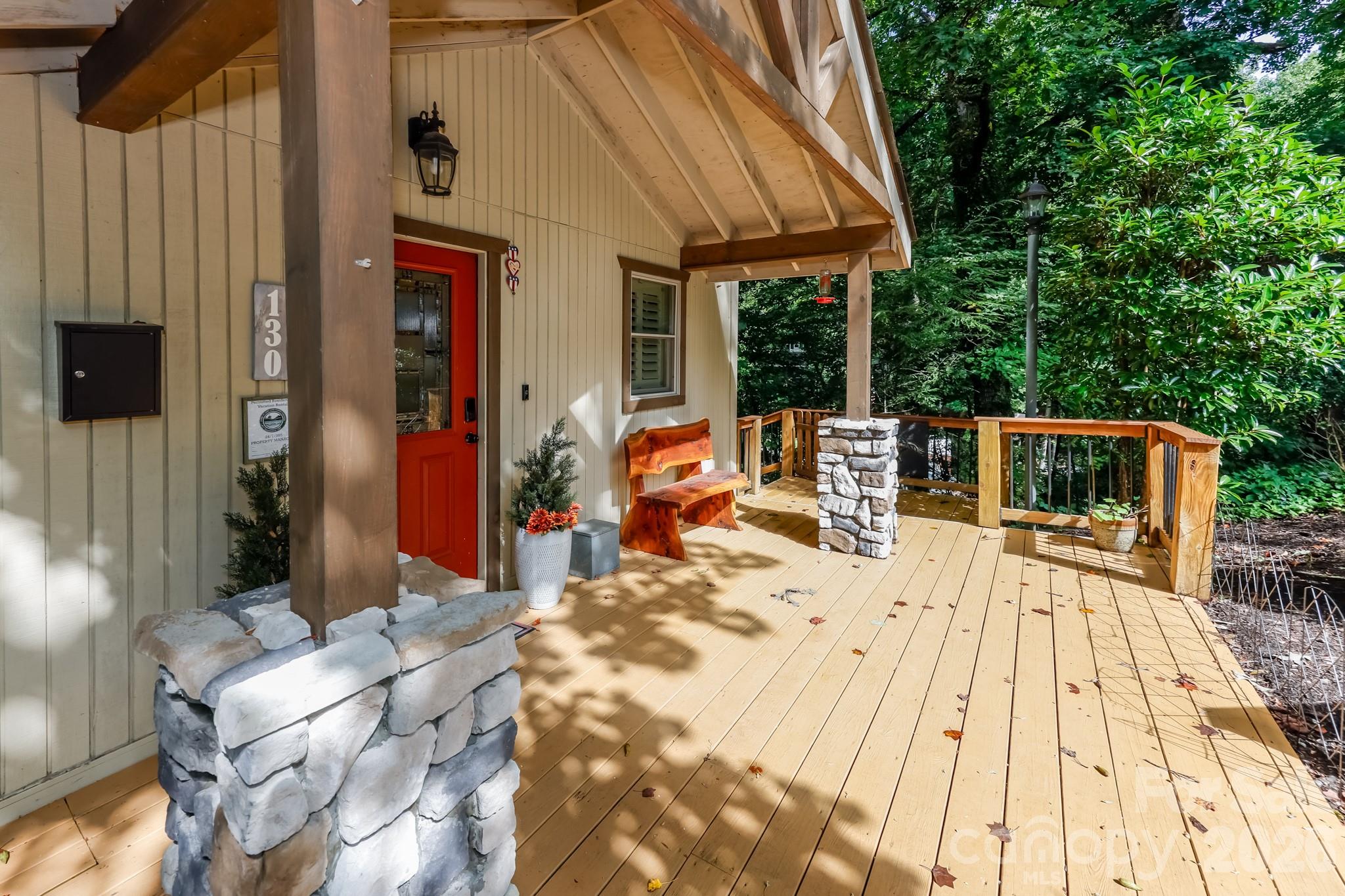 130 Edwards Point Property Photo 8
