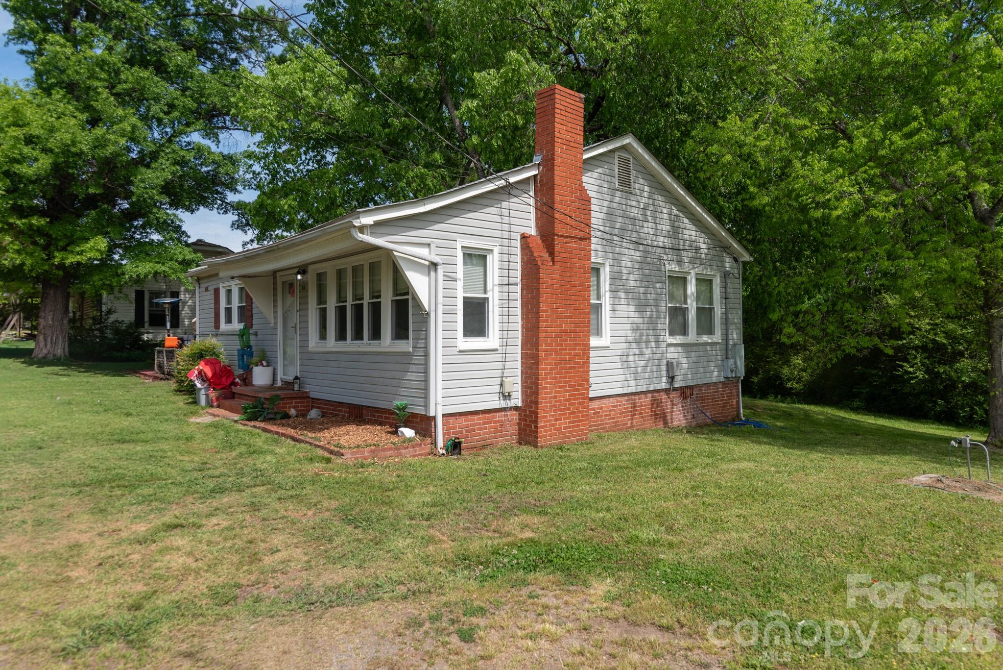 33 Central Heights Drive Property Photo 1