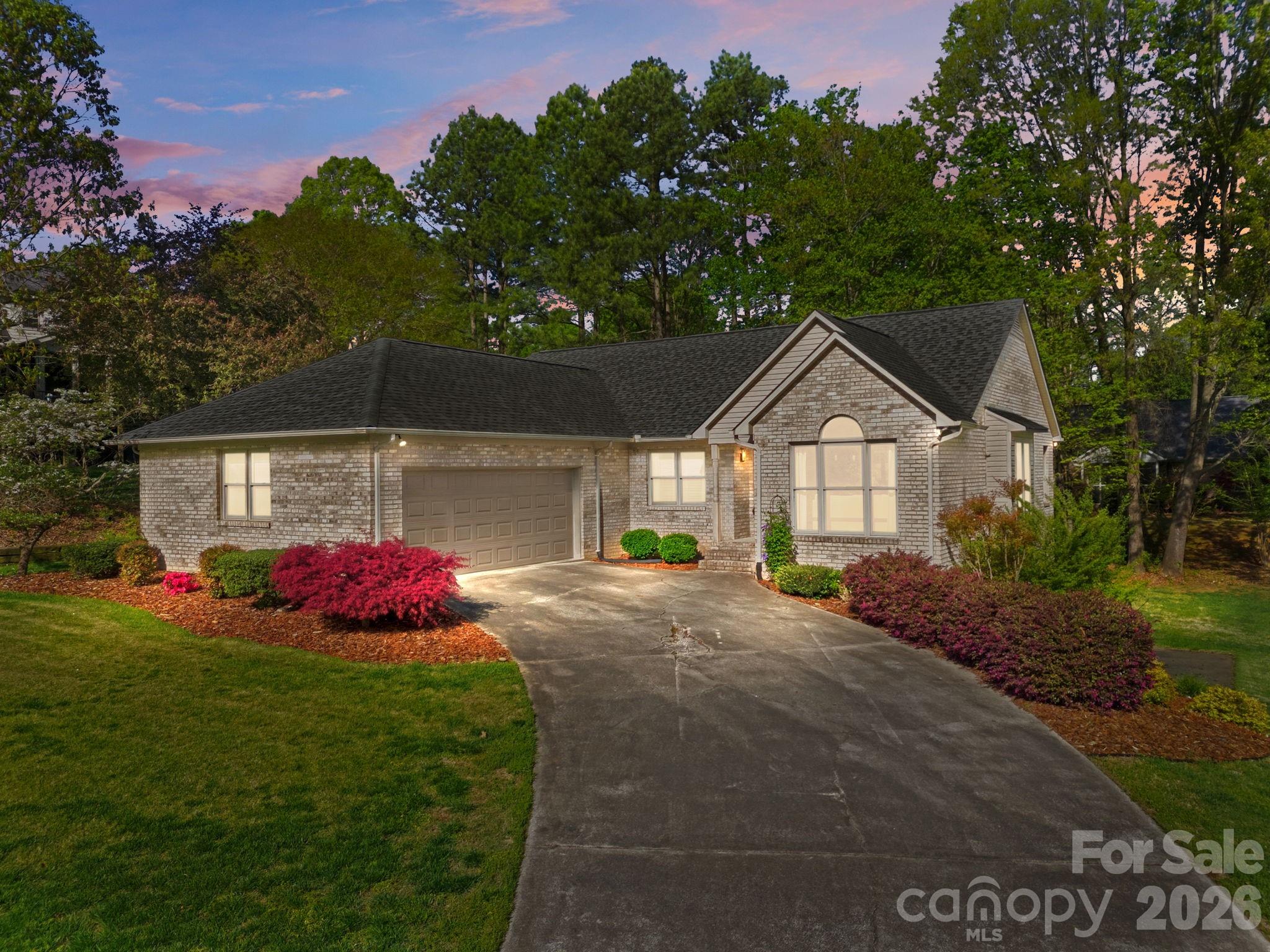 406 Vincent Court Property Photo 1